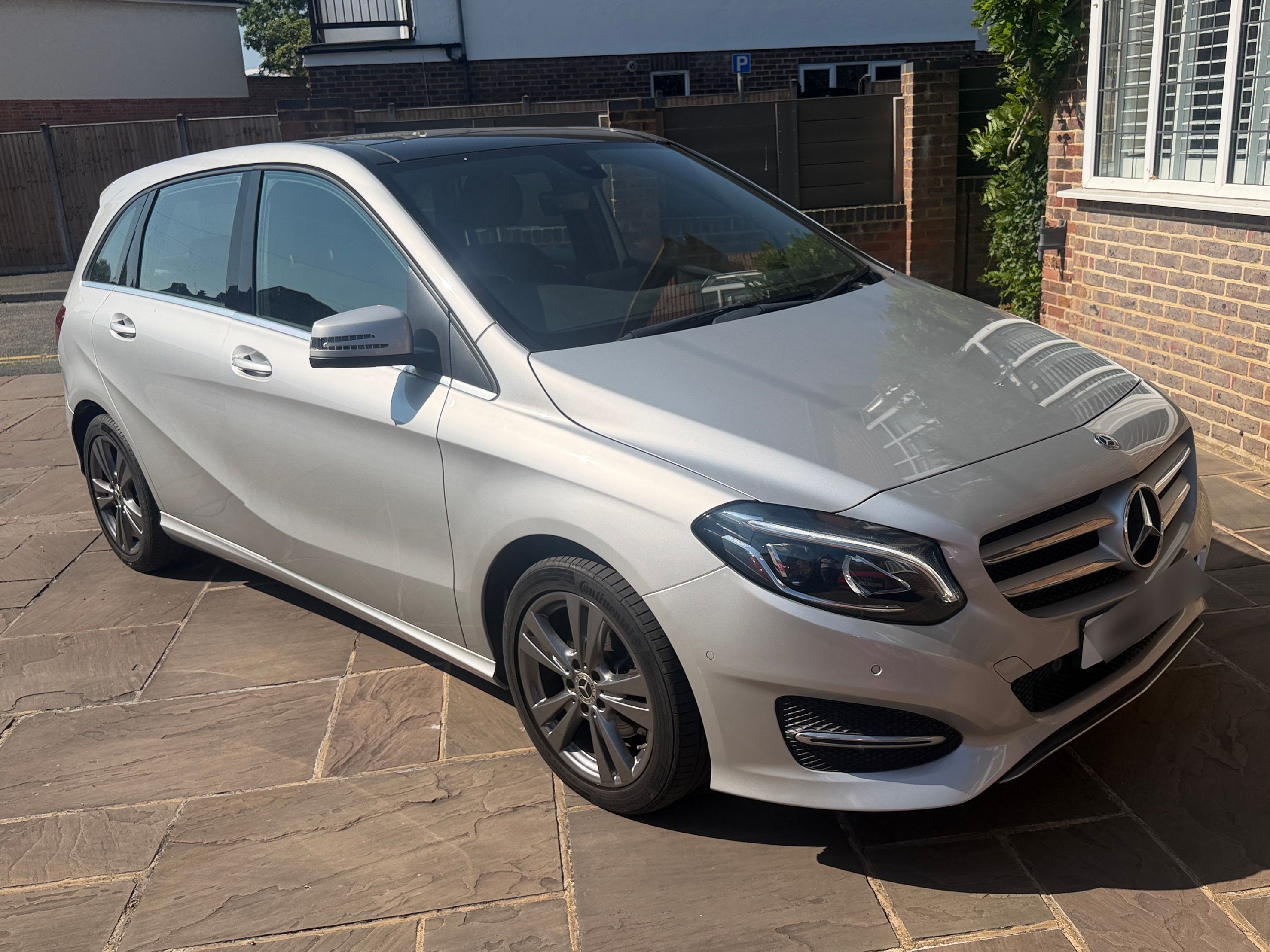 Mercedes B 180 Exclusive Edition + Auto