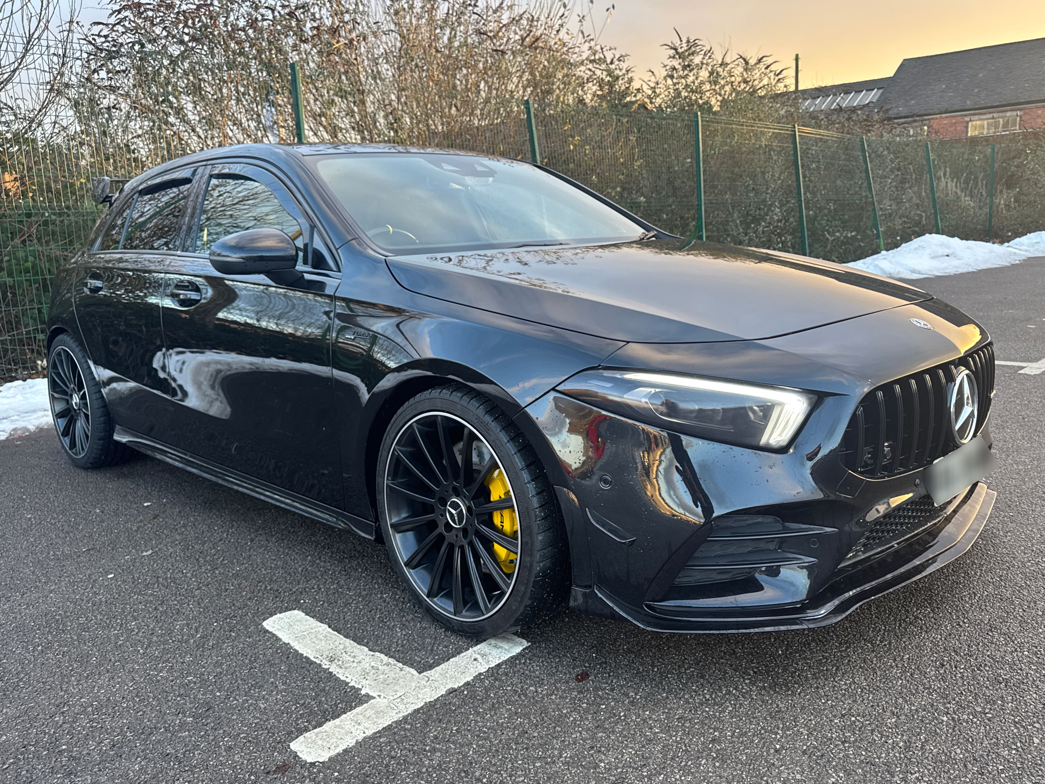 Mercedes AMG A 35 4MATIC Premium + Auto