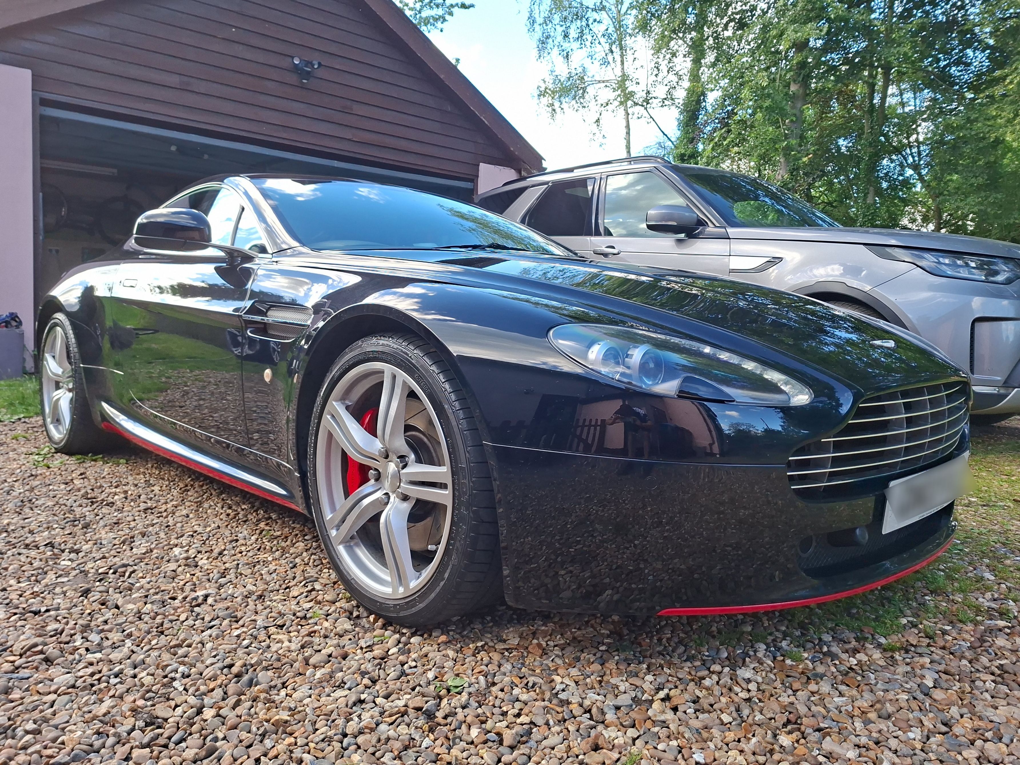 Aston Martin Vantage