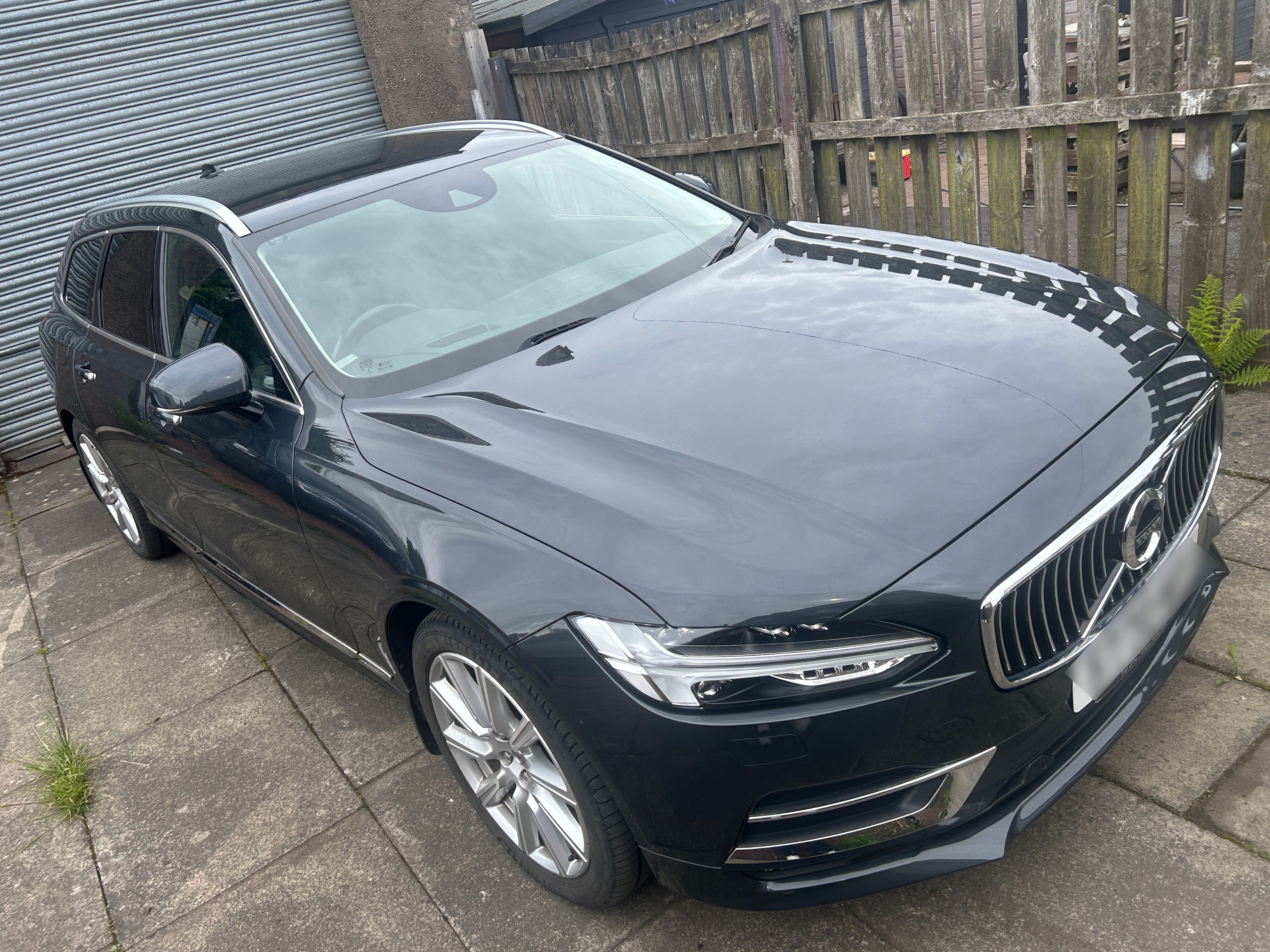 Volvo V90