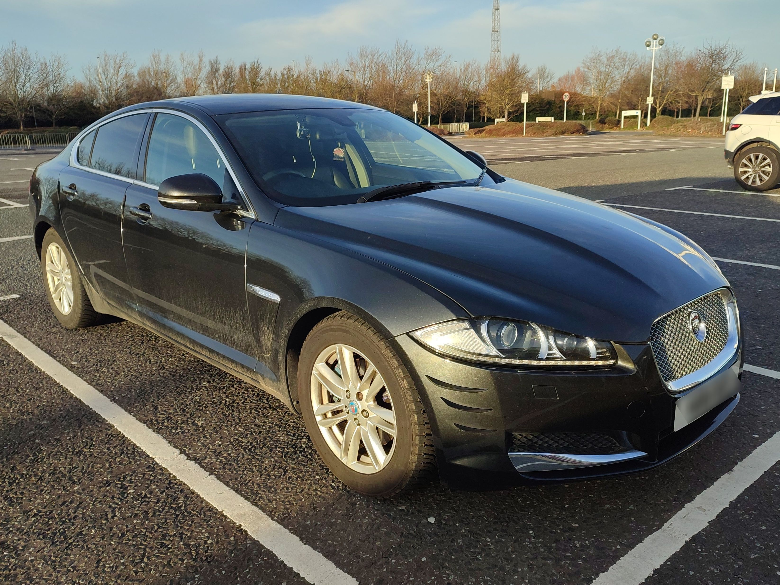 Jaguar XF Luxury D Auto