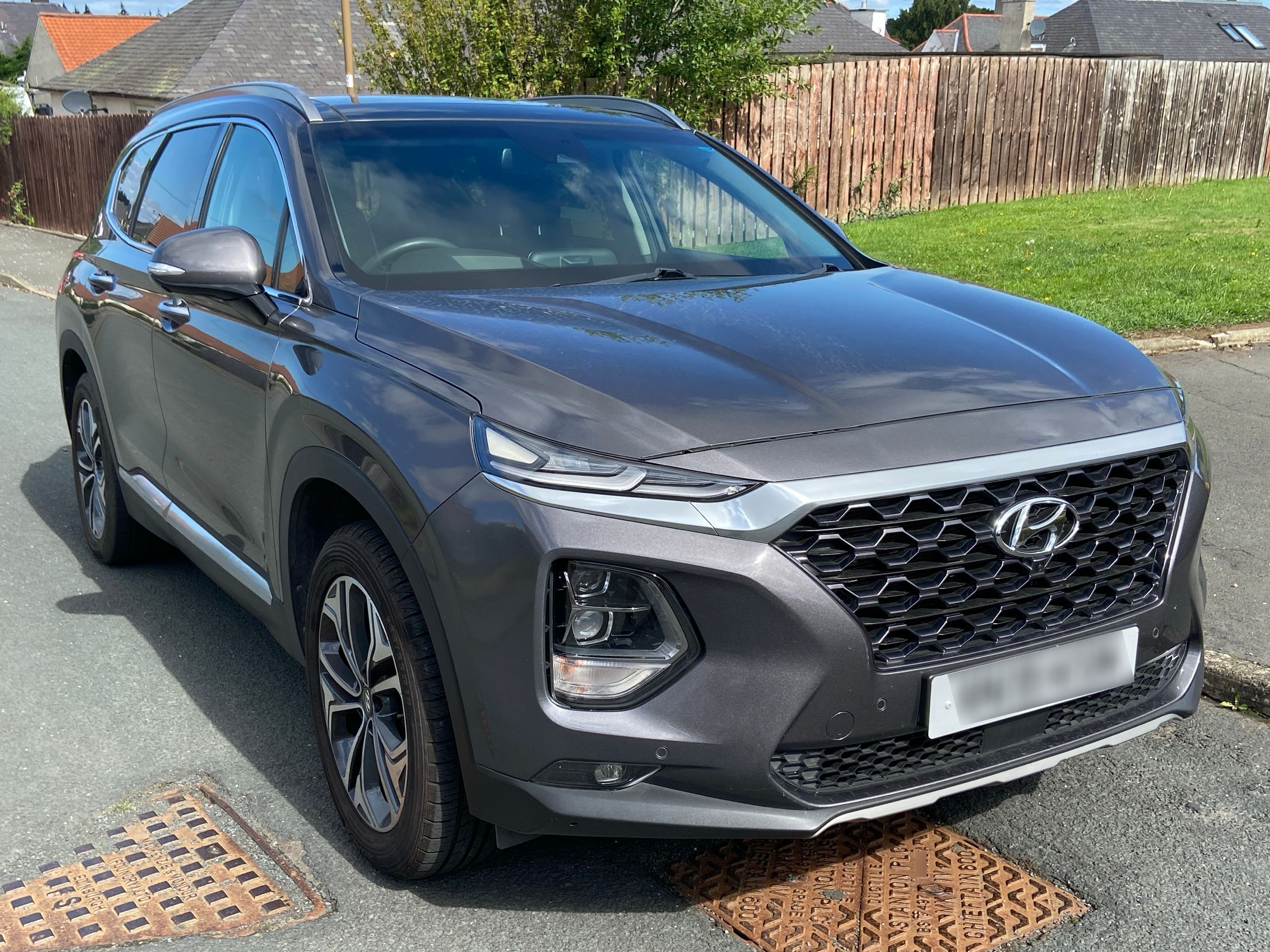 Hyundai Santa
