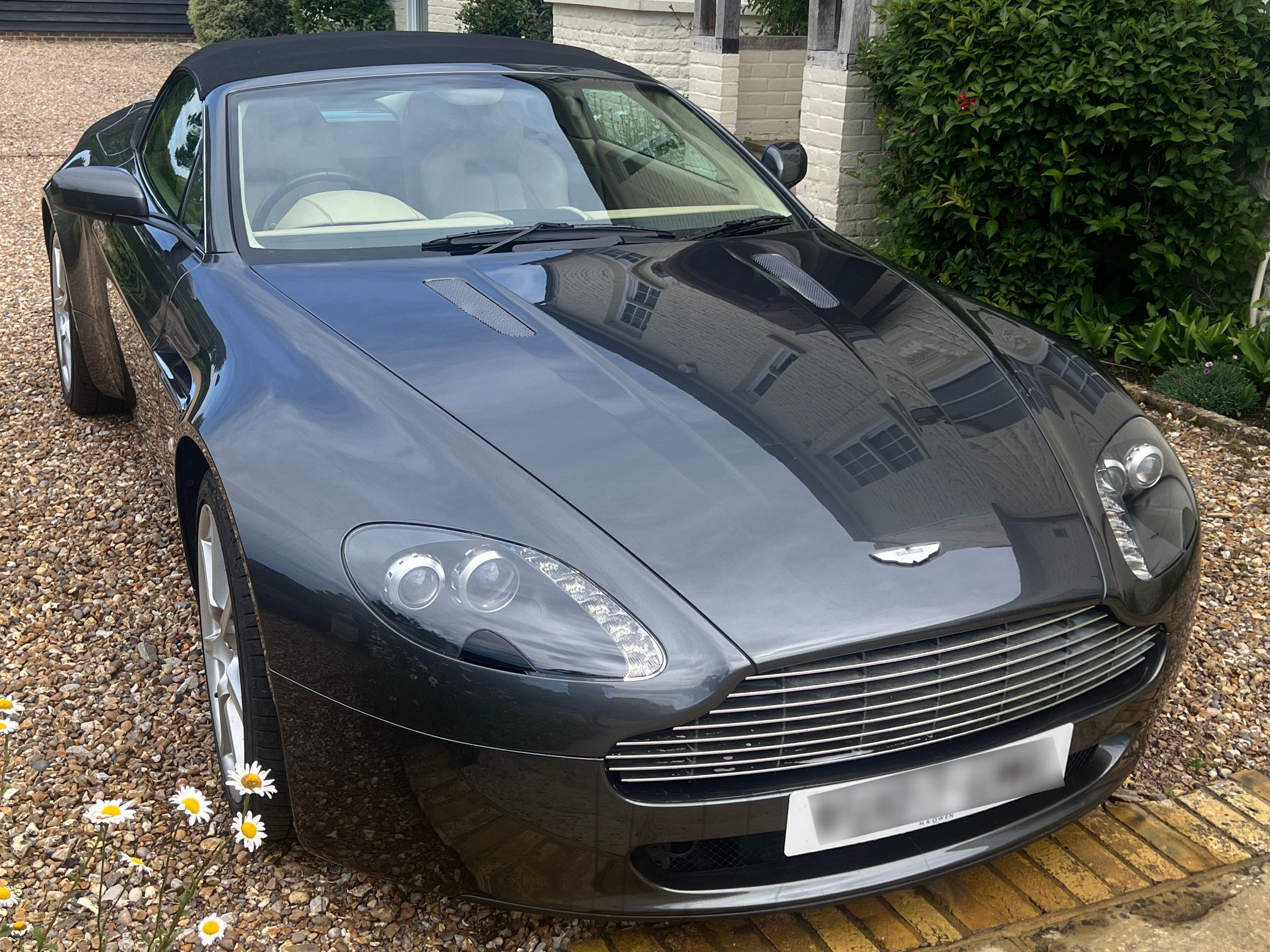 Aston Martin Vantage