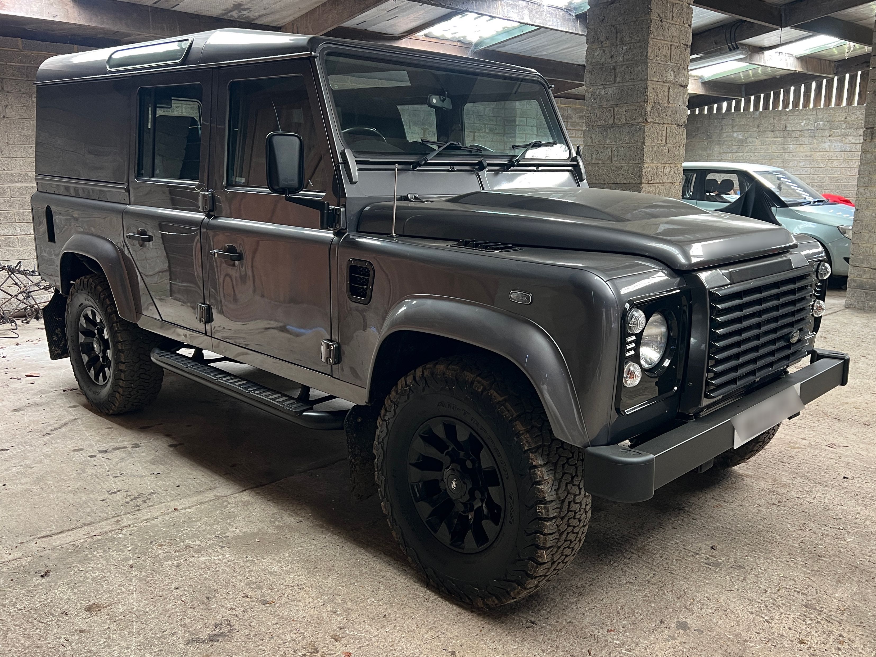 Land Rover Defender