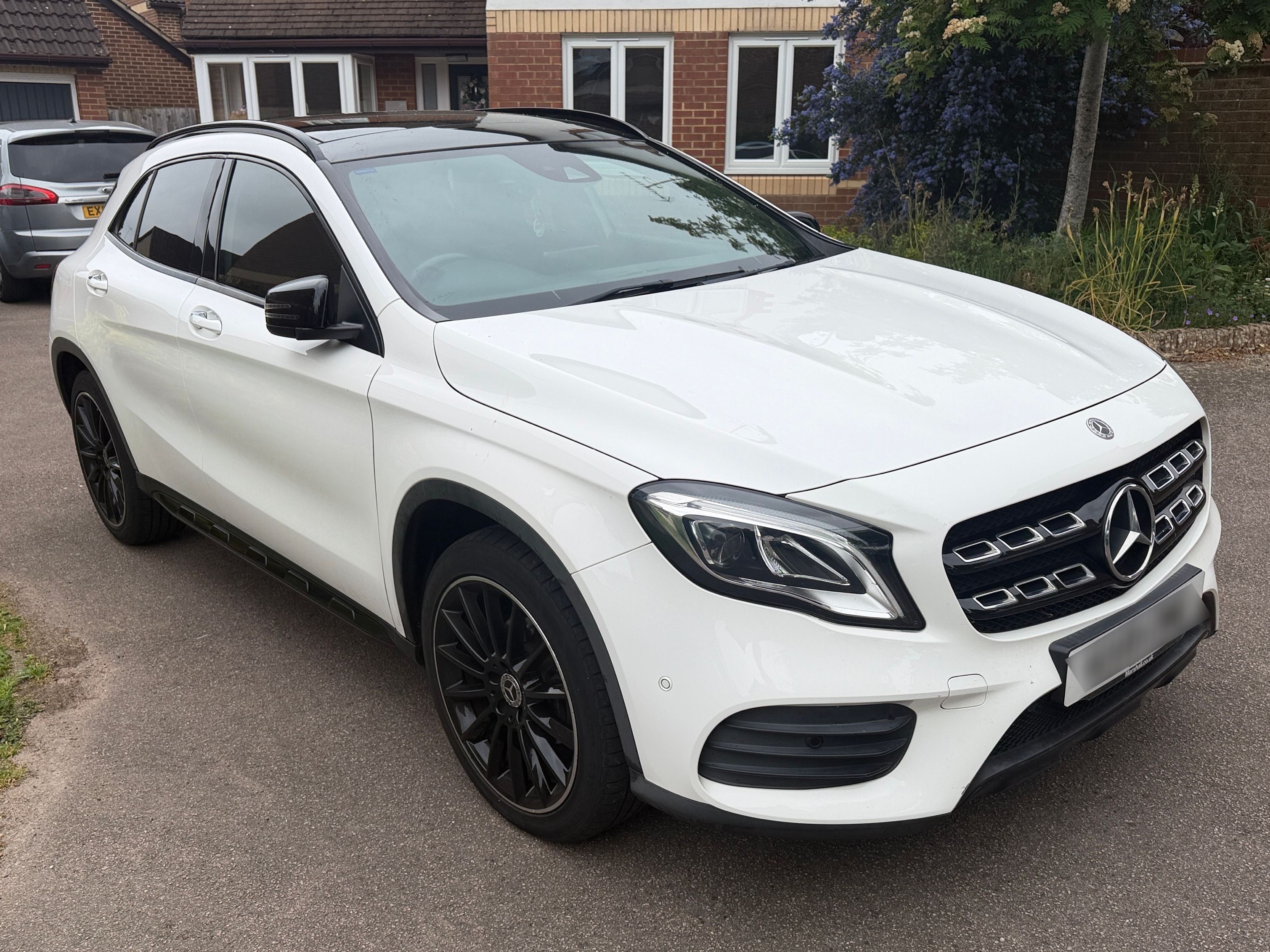 Mercedes GLA 200 AMG Line Premium + A