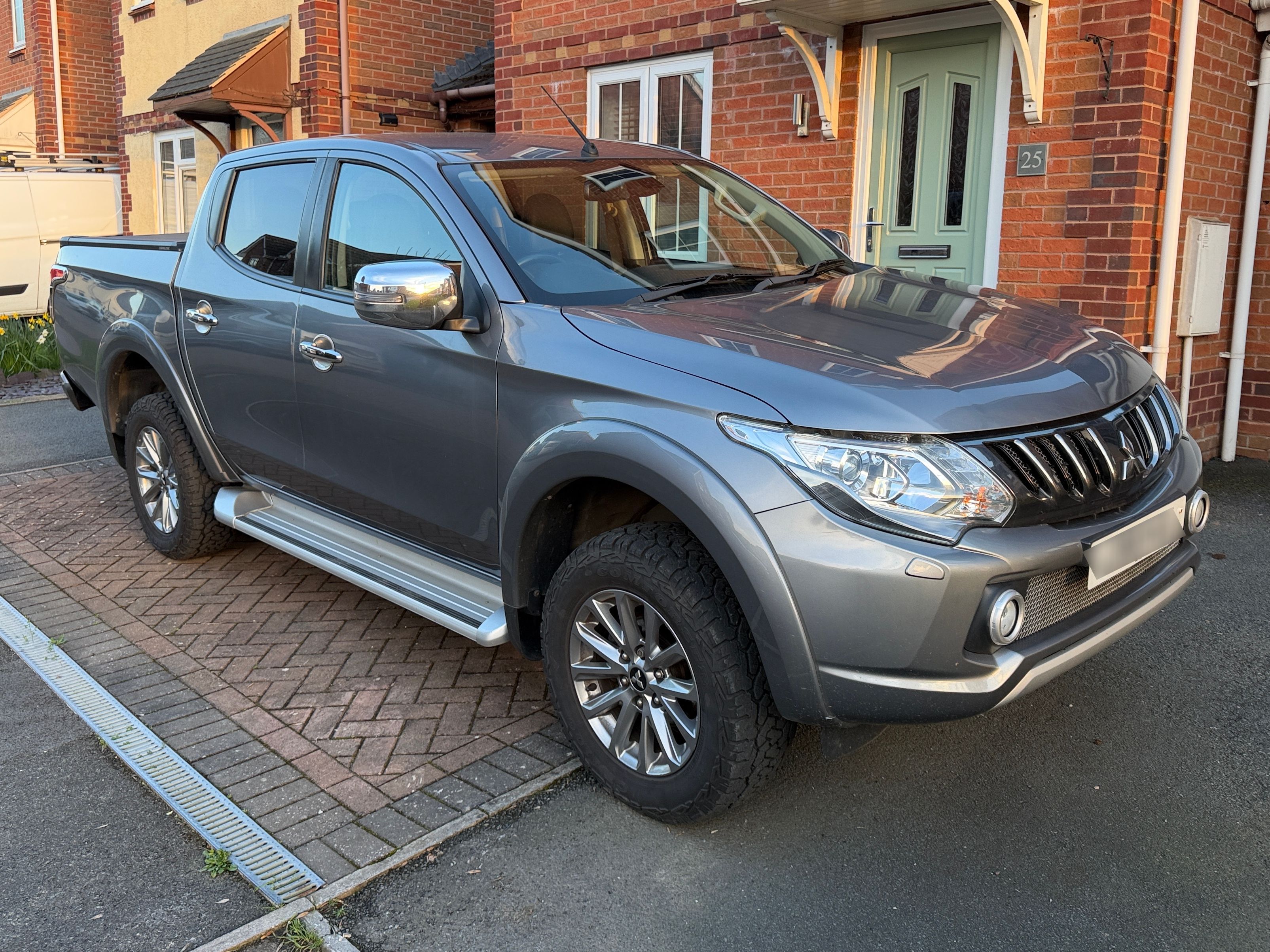 Mitsubishi L200