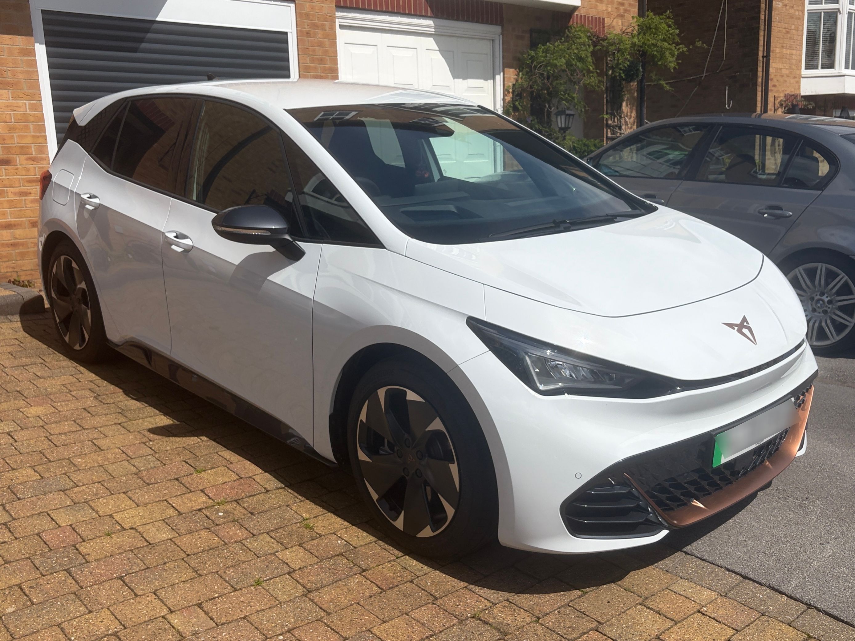 Cupra Born V2 EV