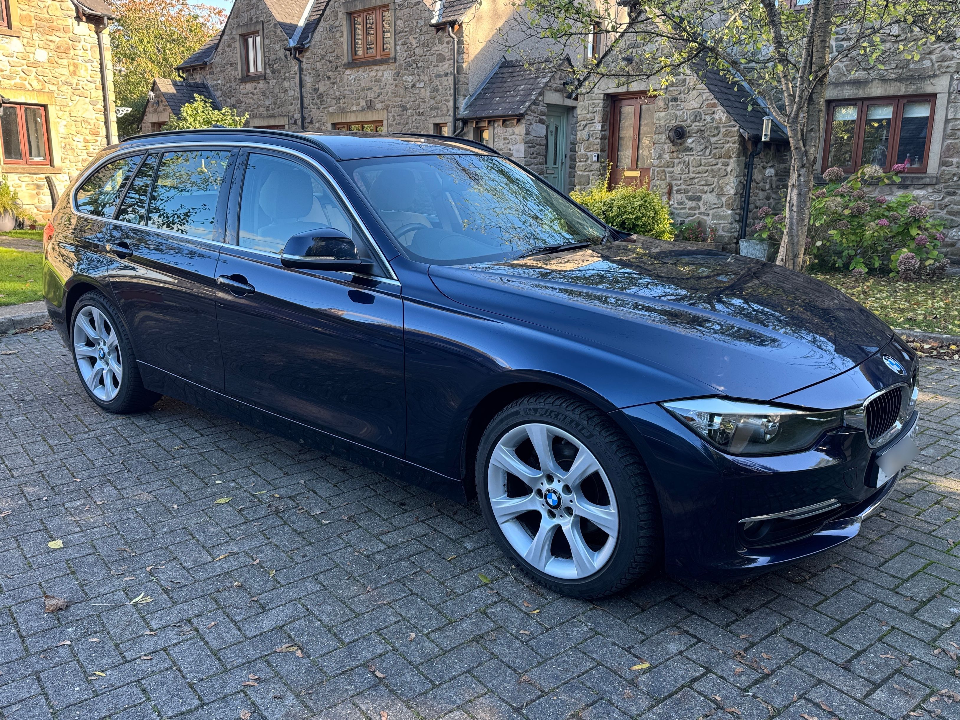 BMW 320I xDrive Luxury Auto