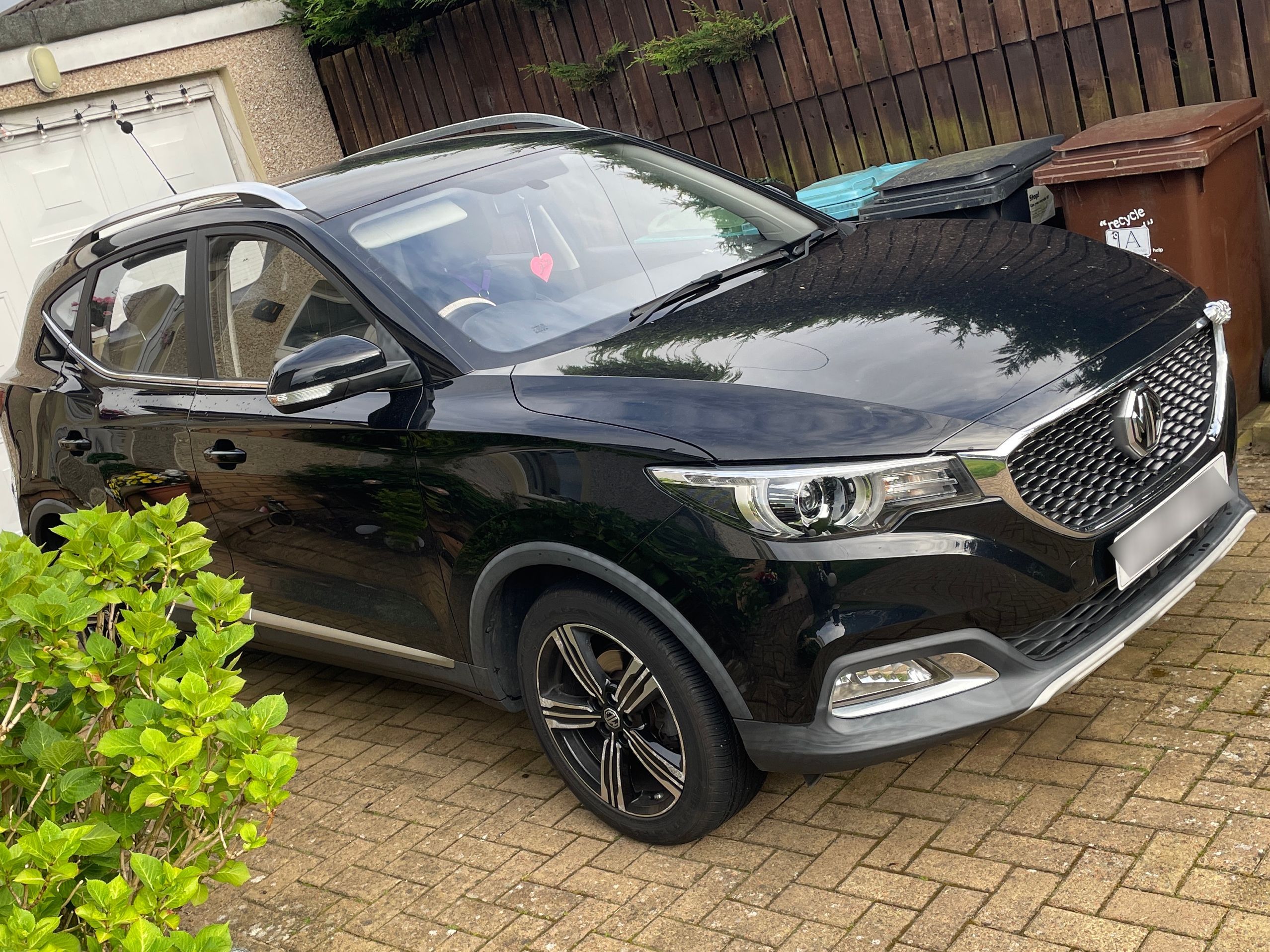 MG ZS