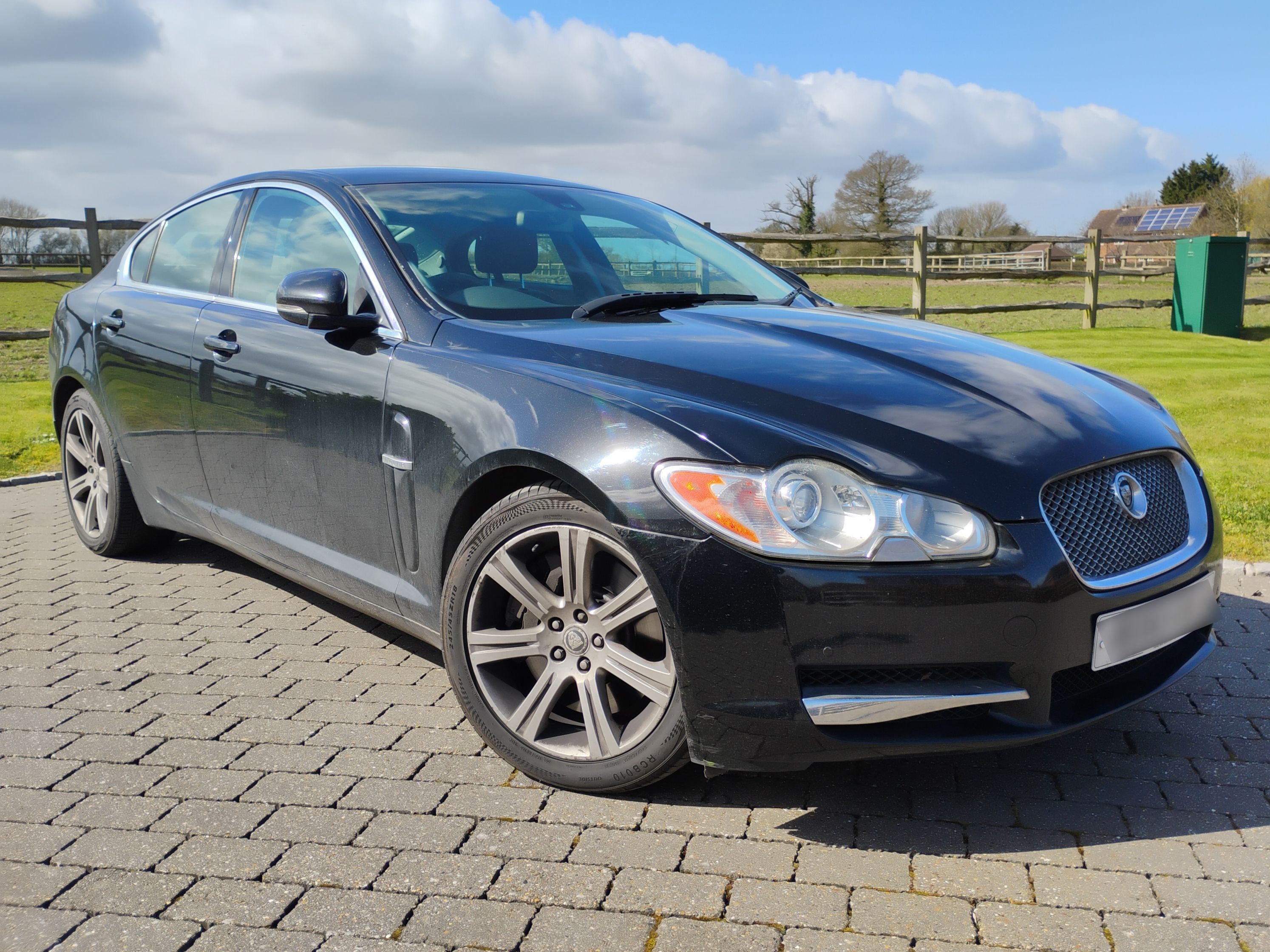 Jaguar XF Luxury V6 Auto