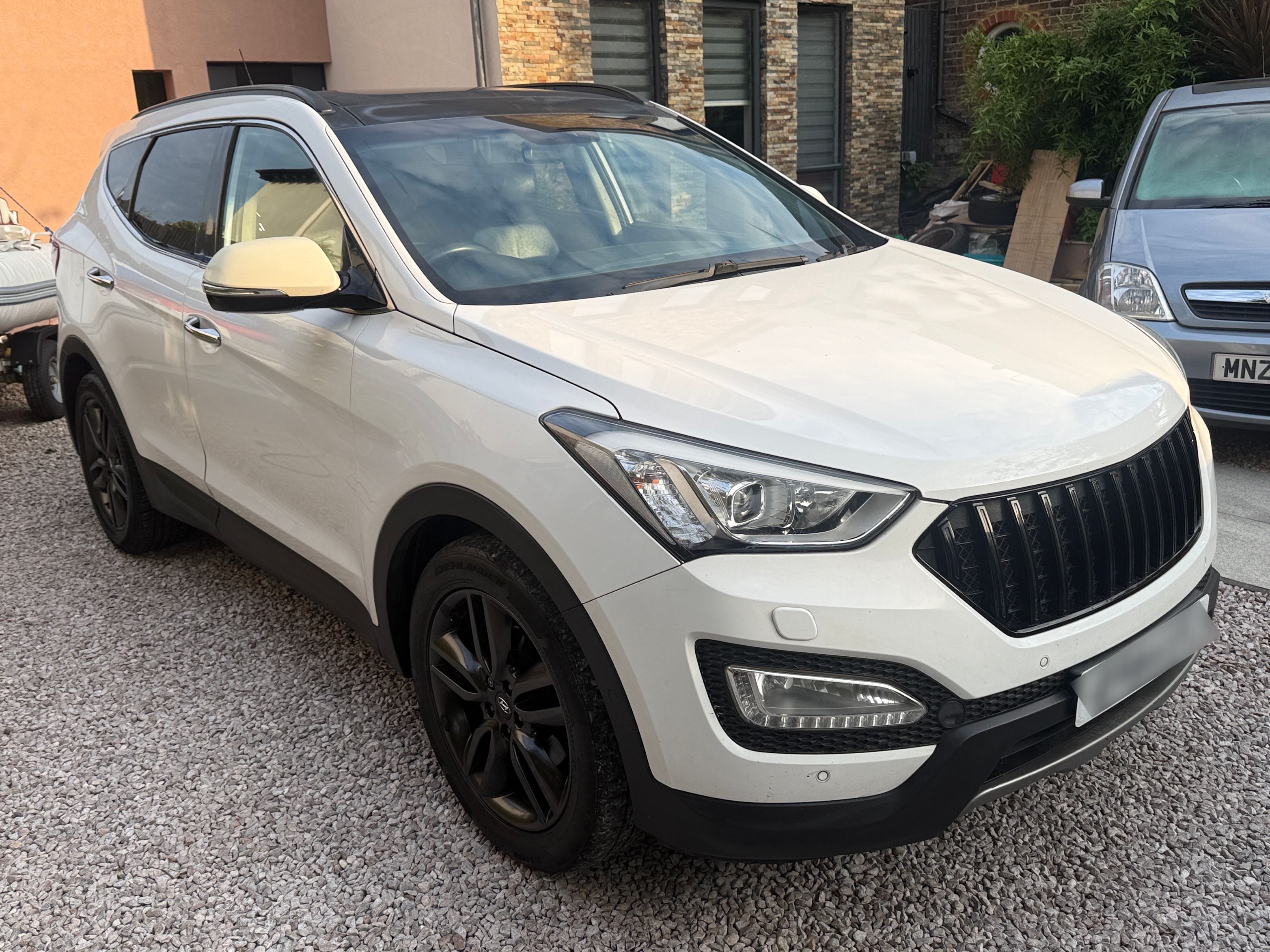 Hyundai Santa