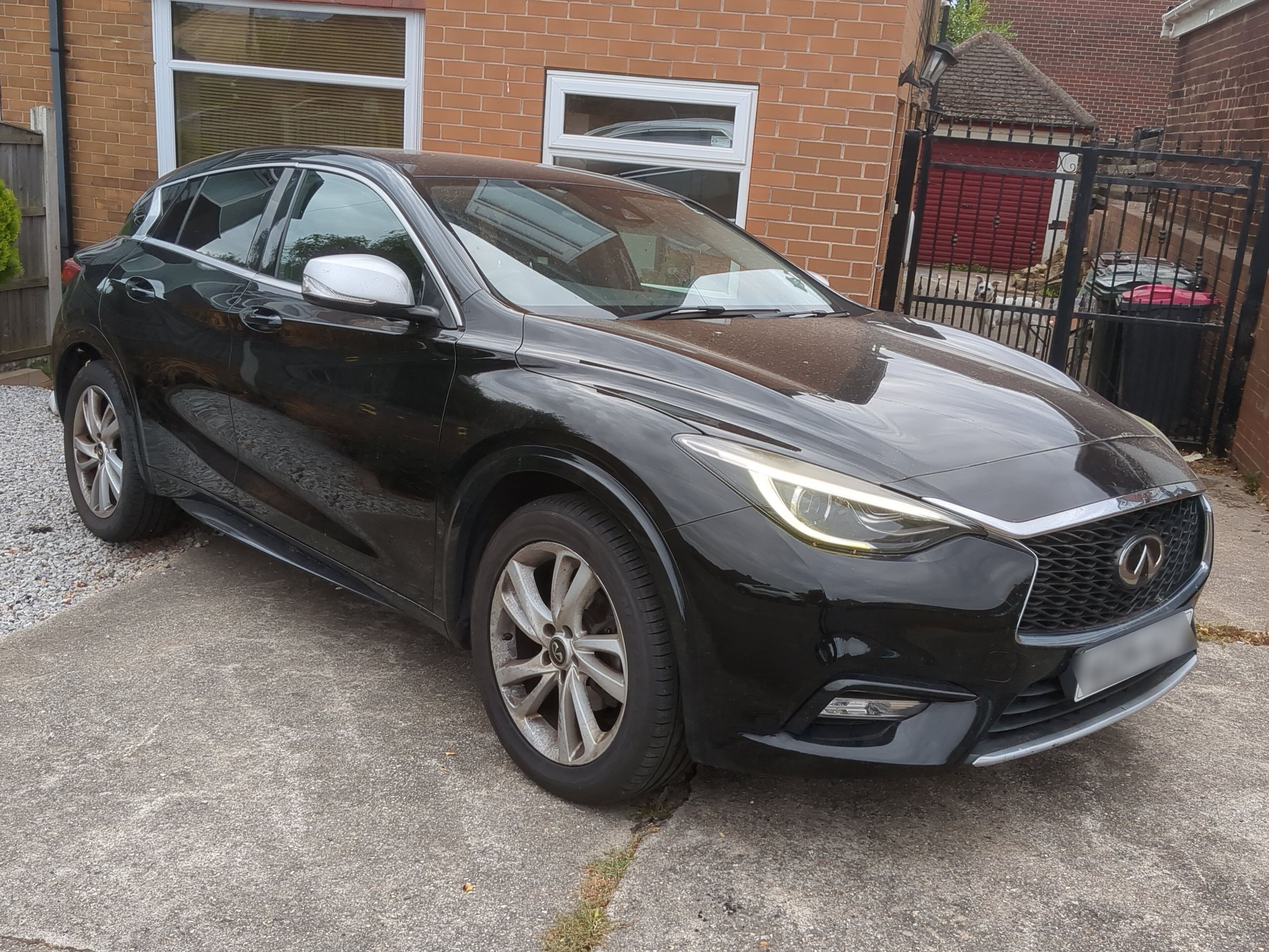 Infiniti Q30