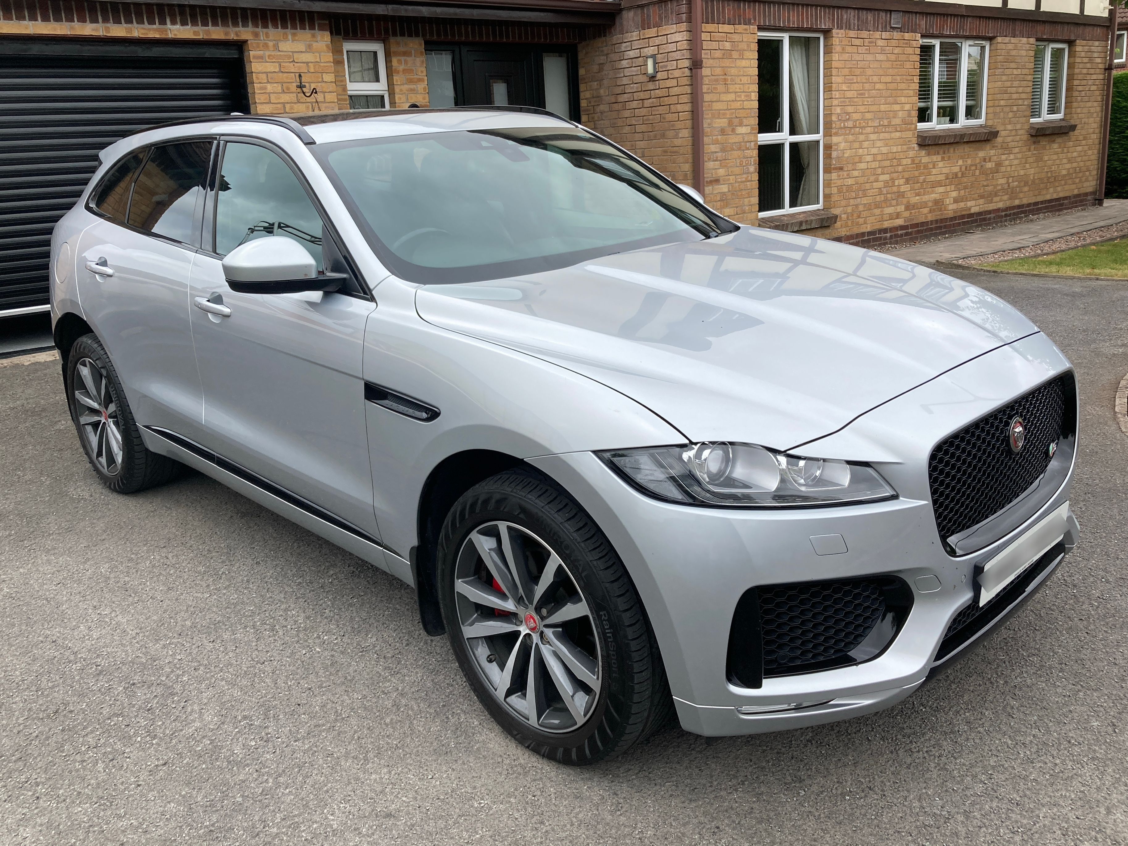 Jaguar F-PACE