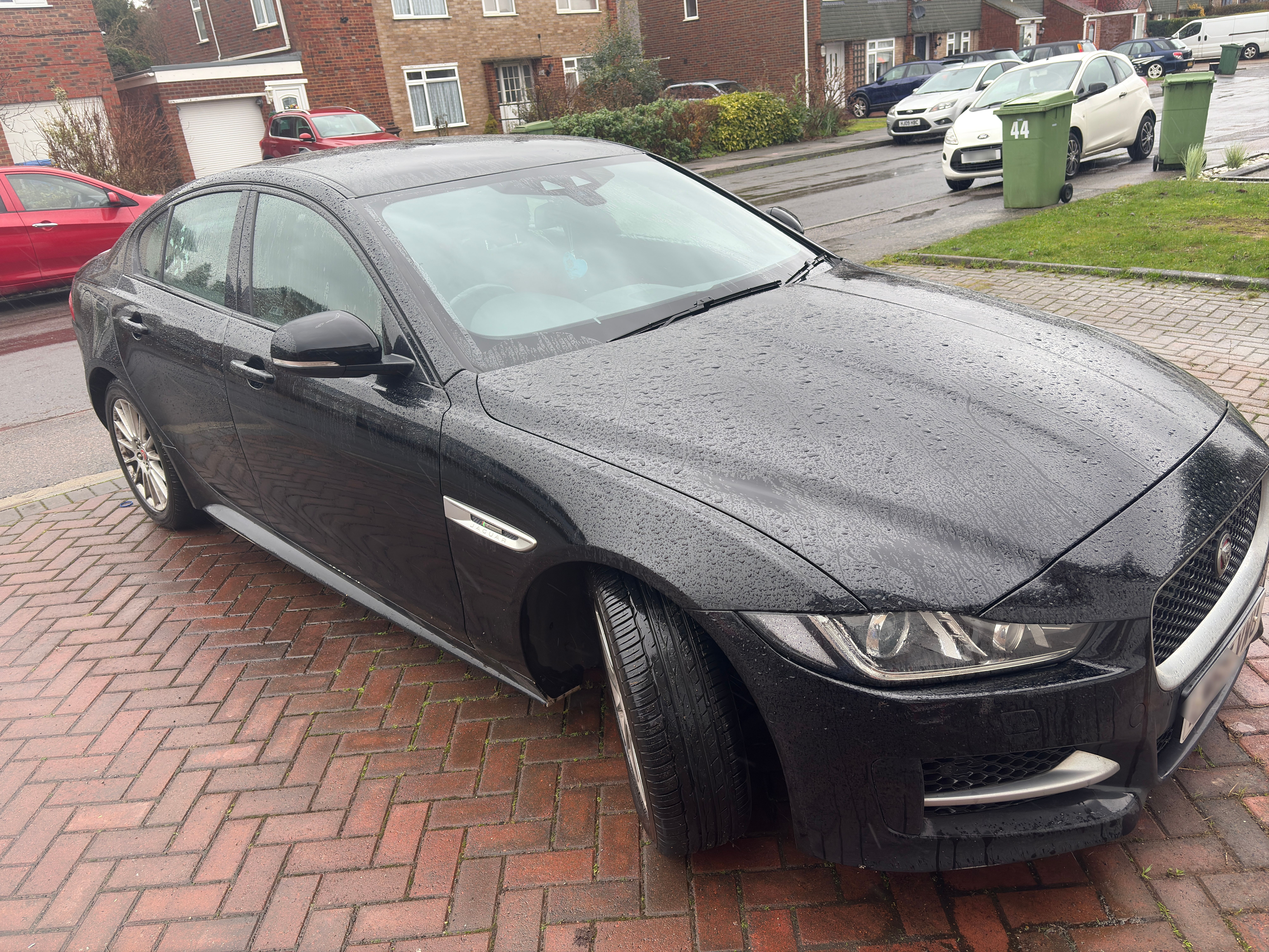 Jaguar XE R-Sport D Auto