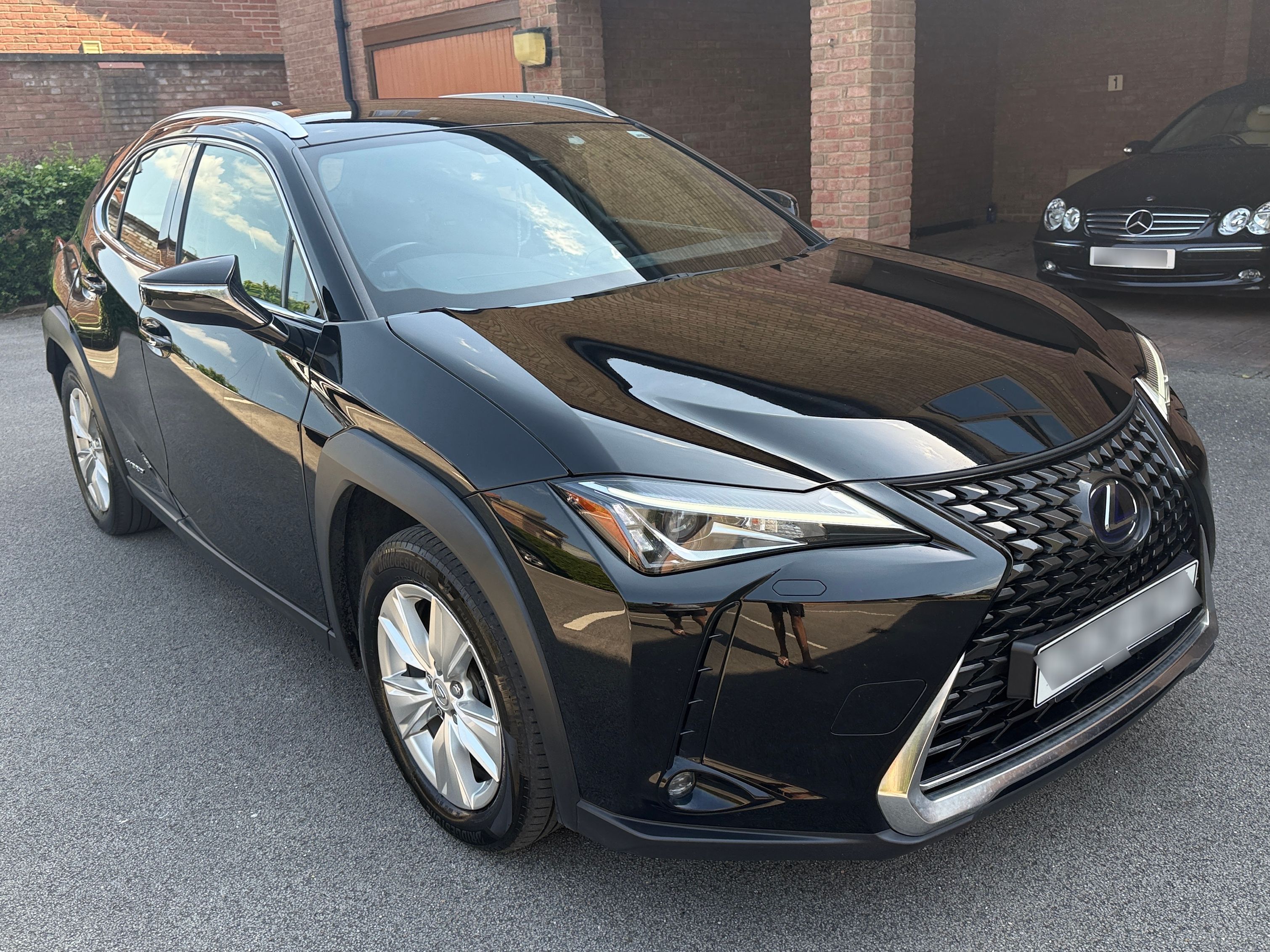 Lexus UX 250H