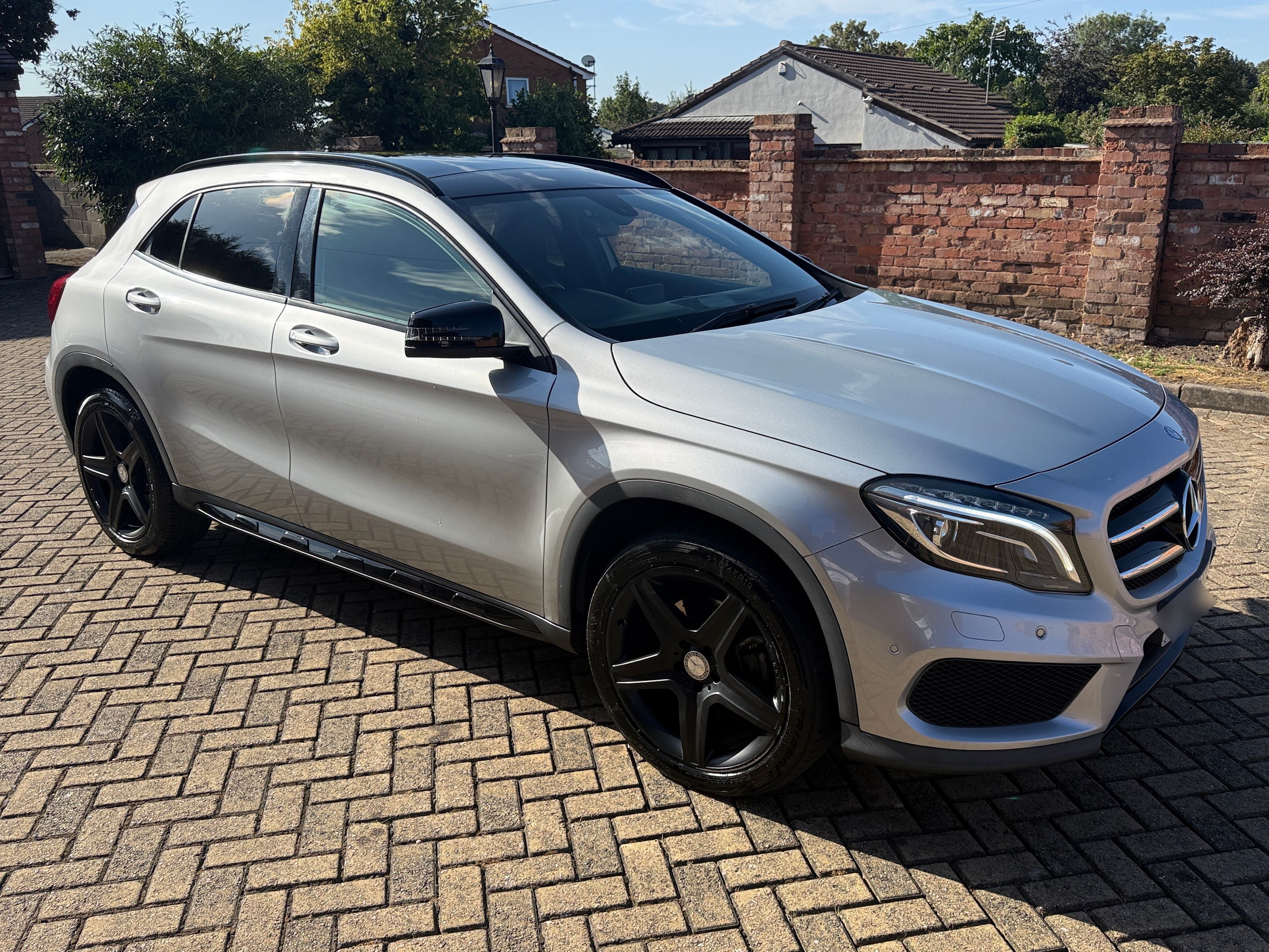 Mercedes GLA220 Amgline PREM+CDI 4MAT A