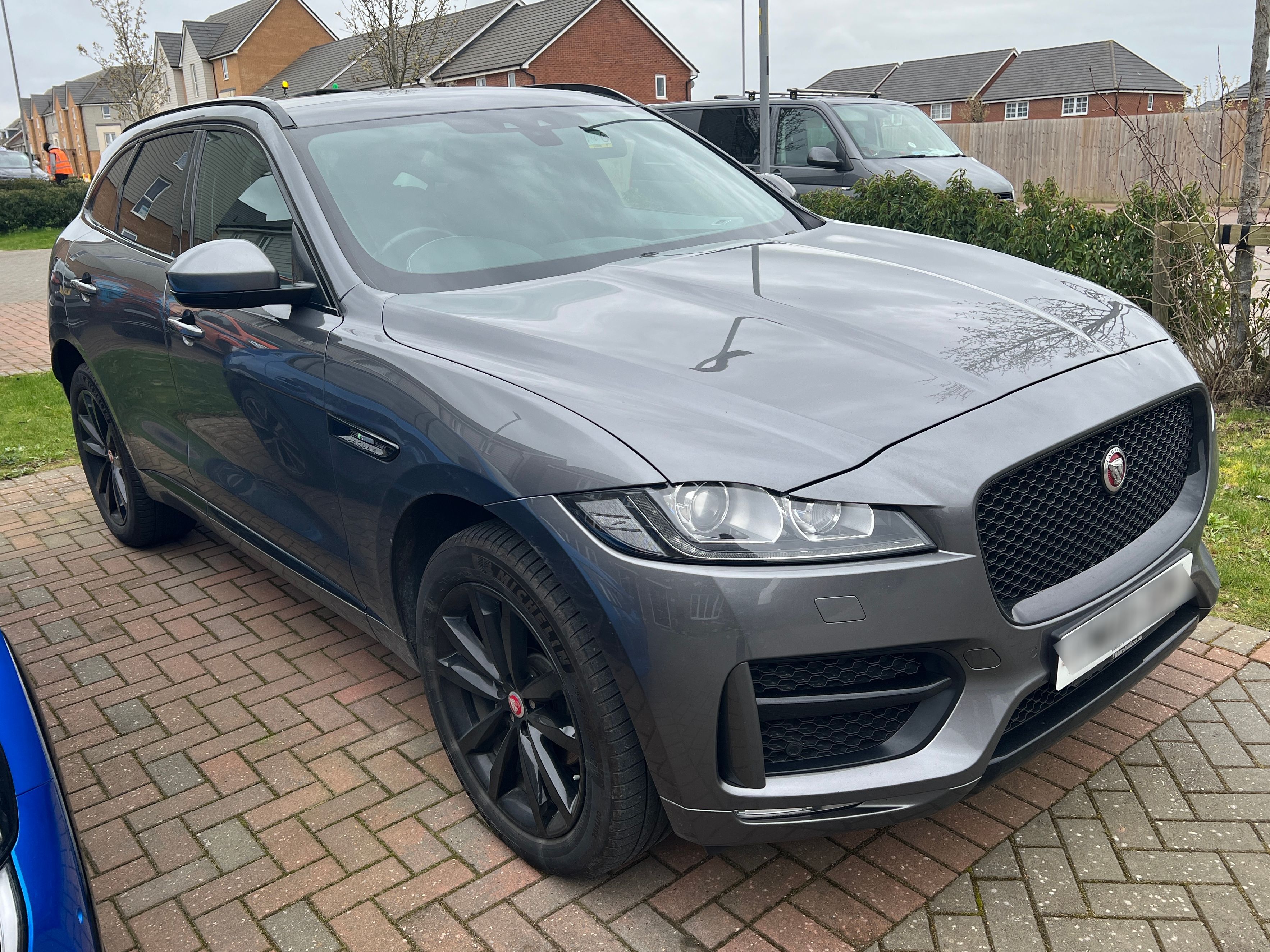 Jaguar F-PACE
