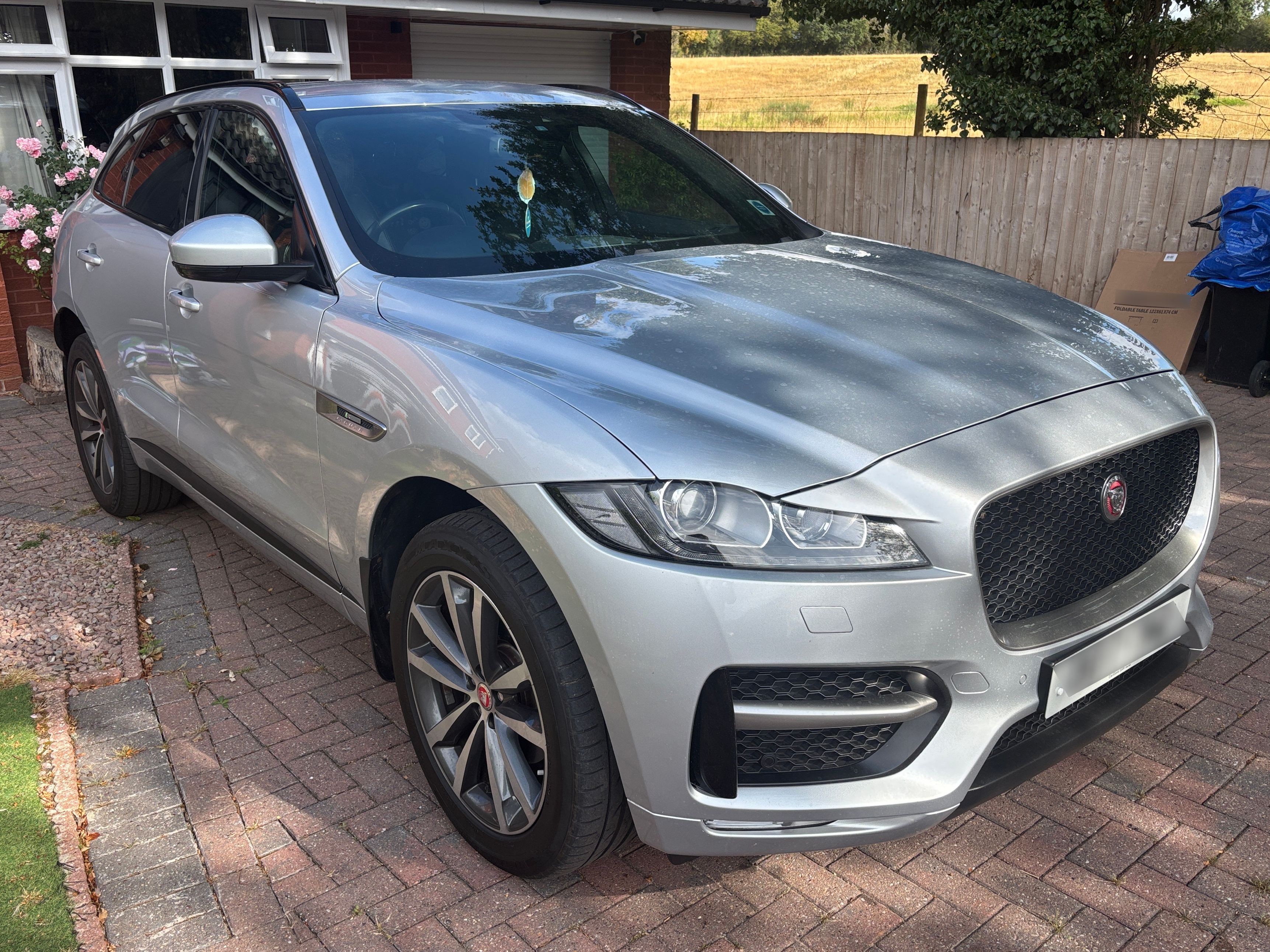 Jaguar F-PACE