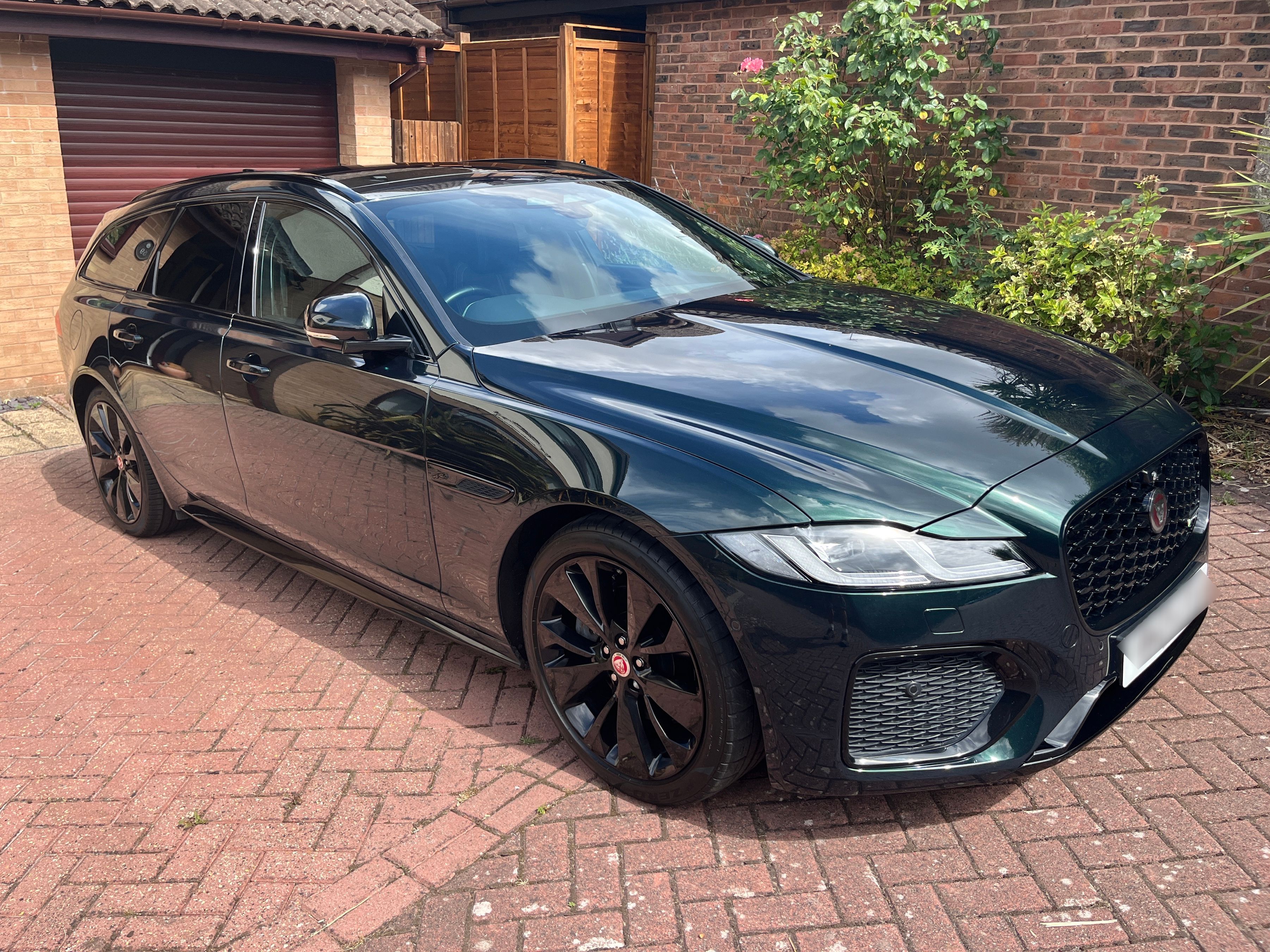 Jaguar XF R-DYNAMIC SE D MHEV Auto