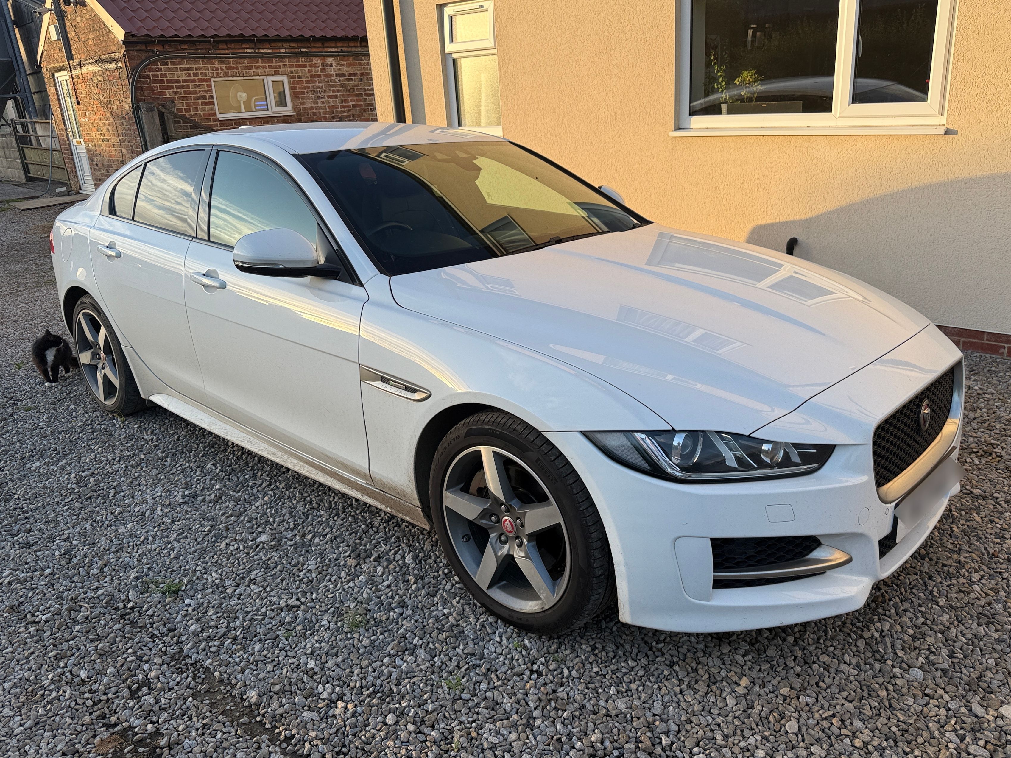 Jaguar XE R-Sport Auto
