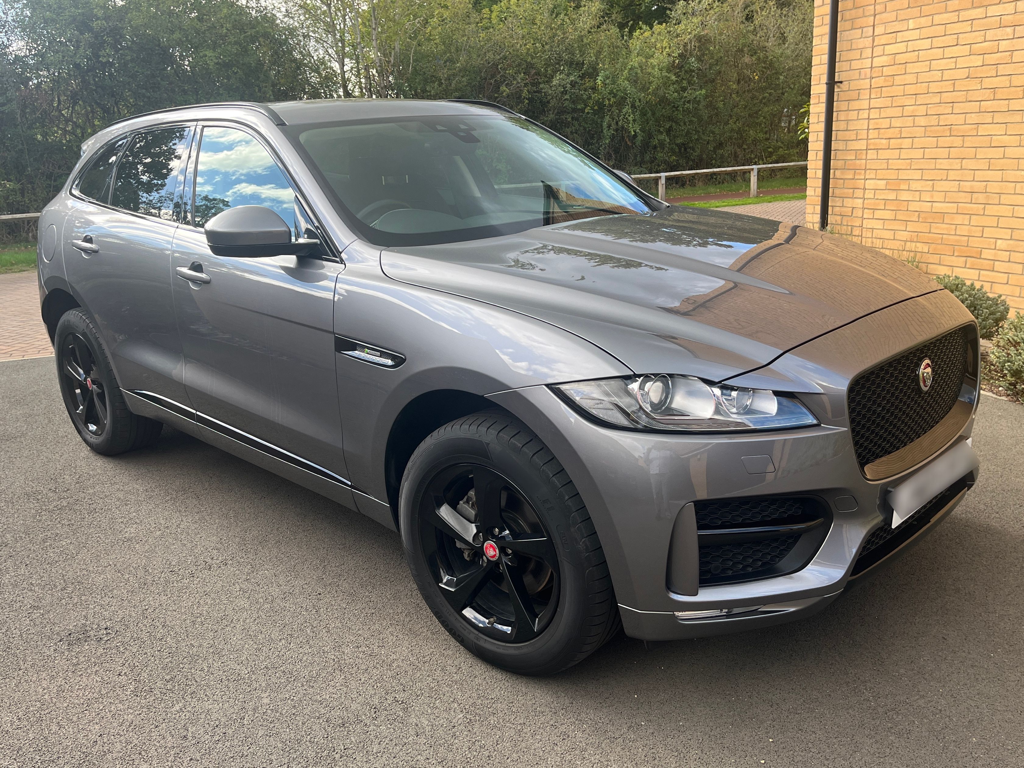 Jaguar F-PACE