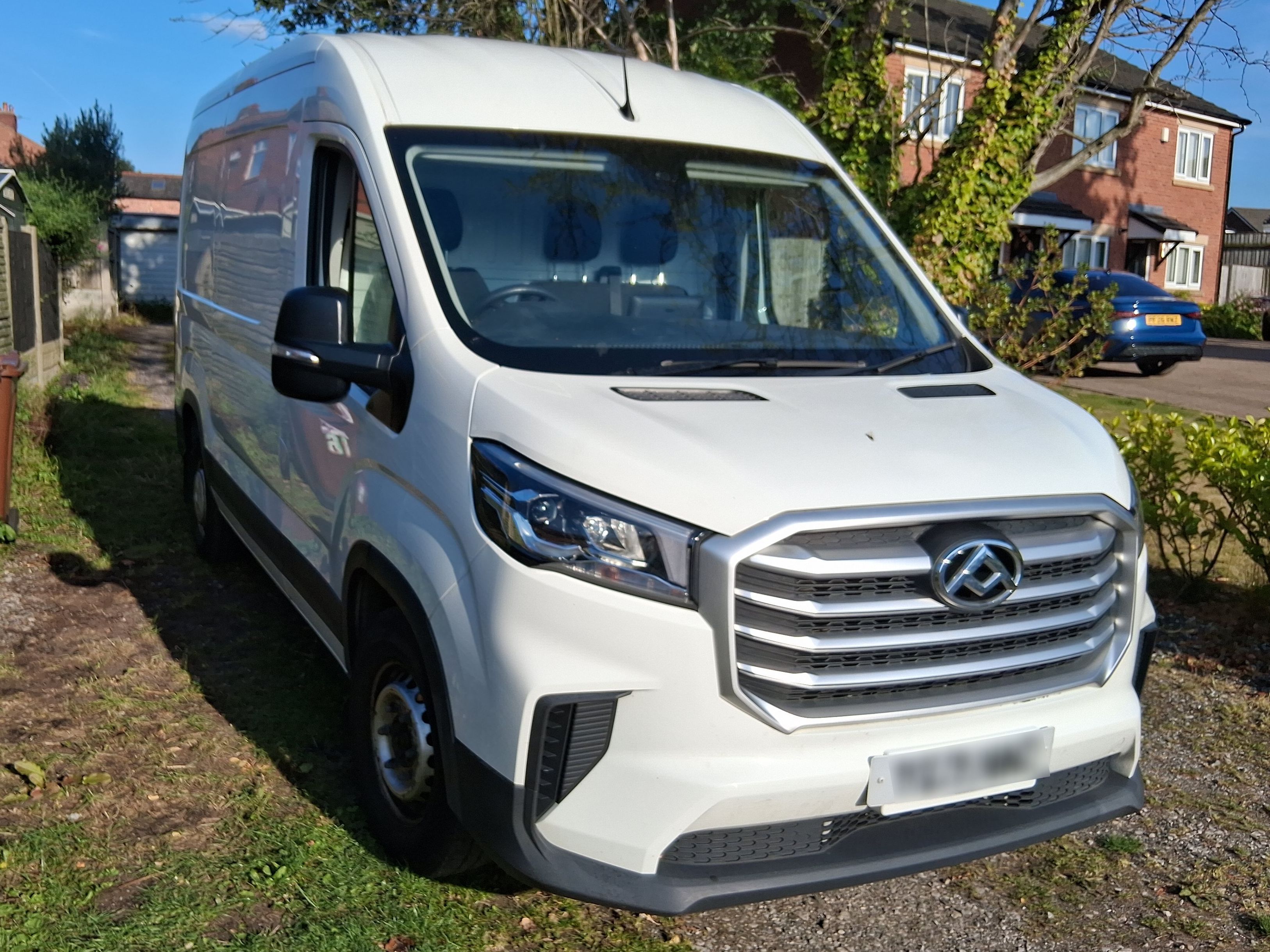 MAXUS Deliver 9