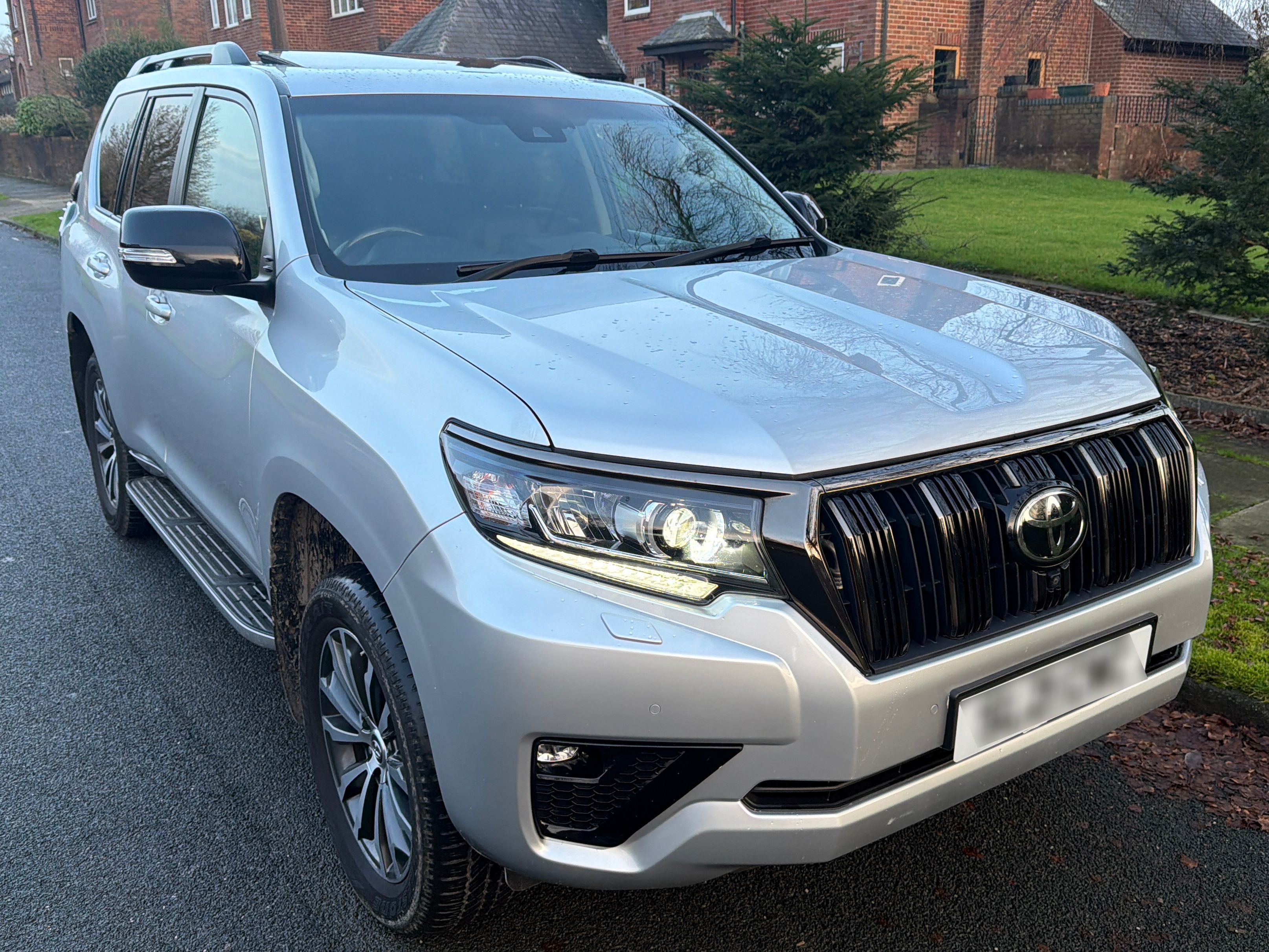 Toyota Land Cruiser Invincible D-4D A