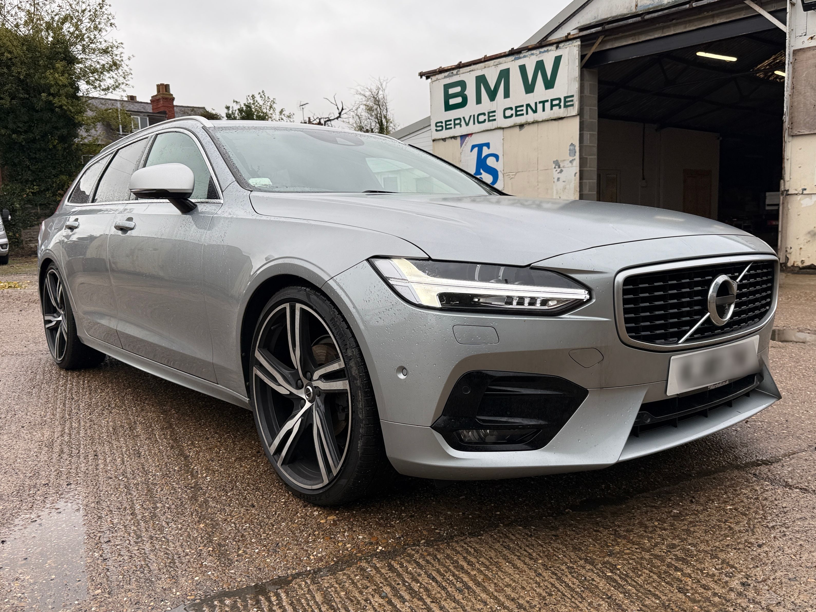 Volvo V90