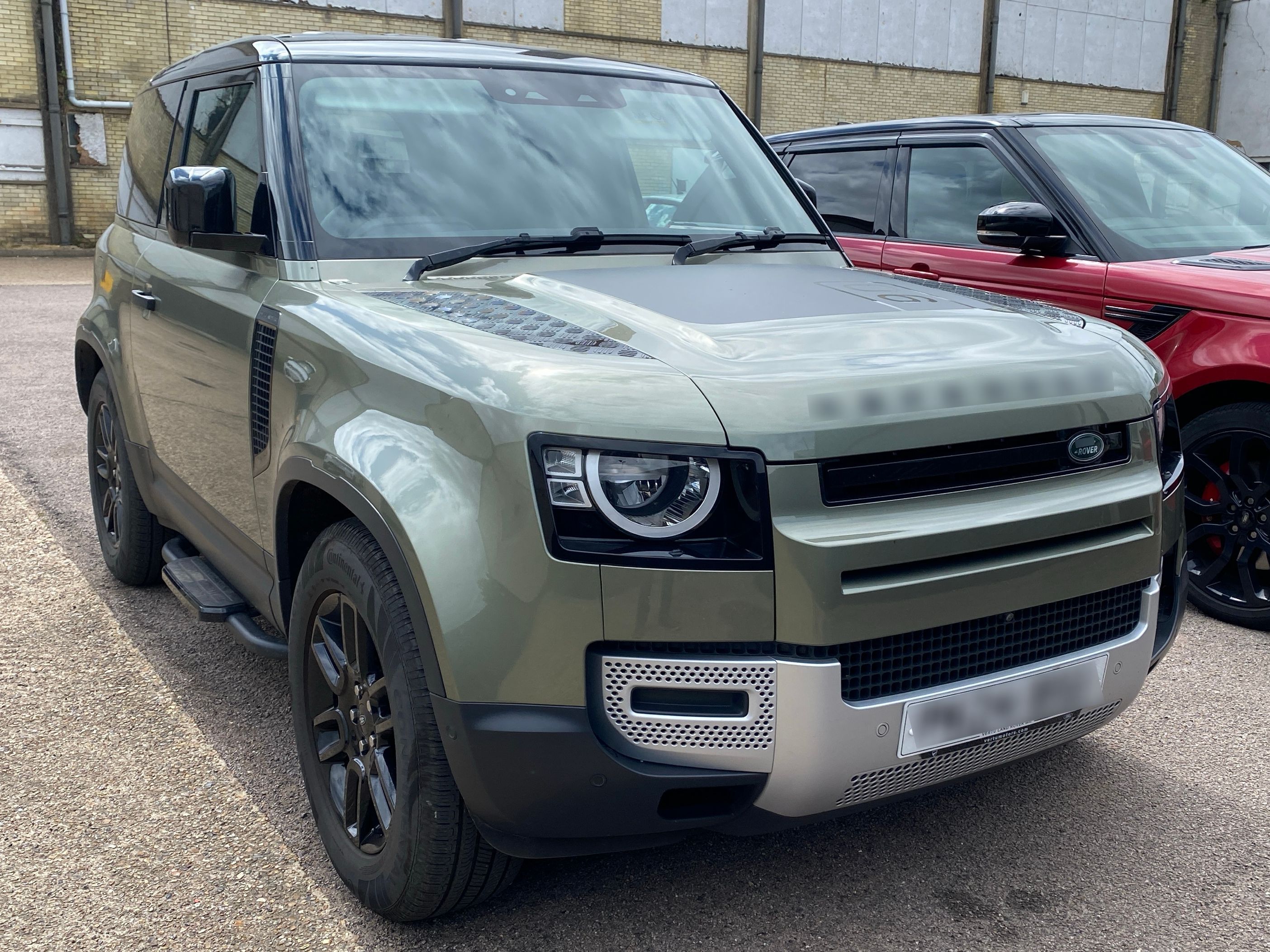 Land Rover Defender