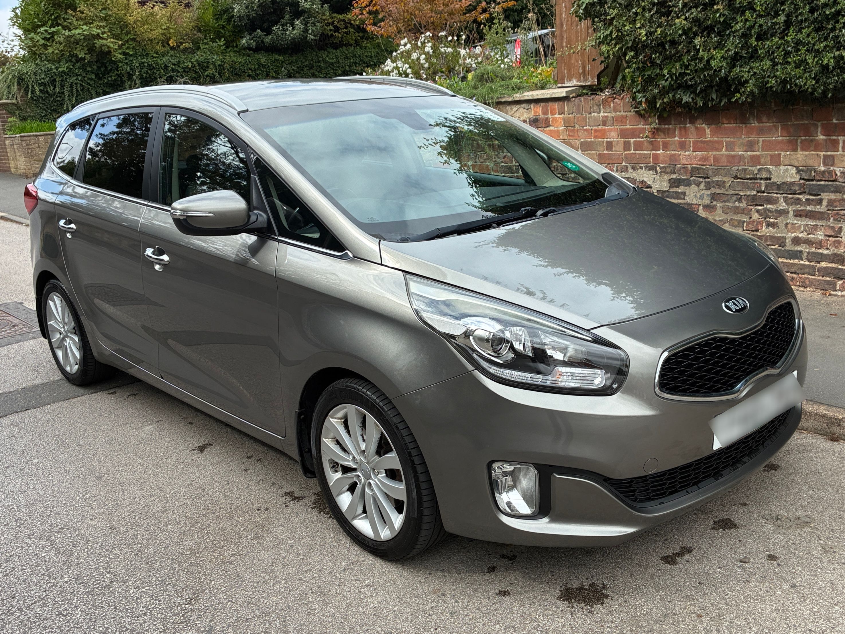Kia Carens