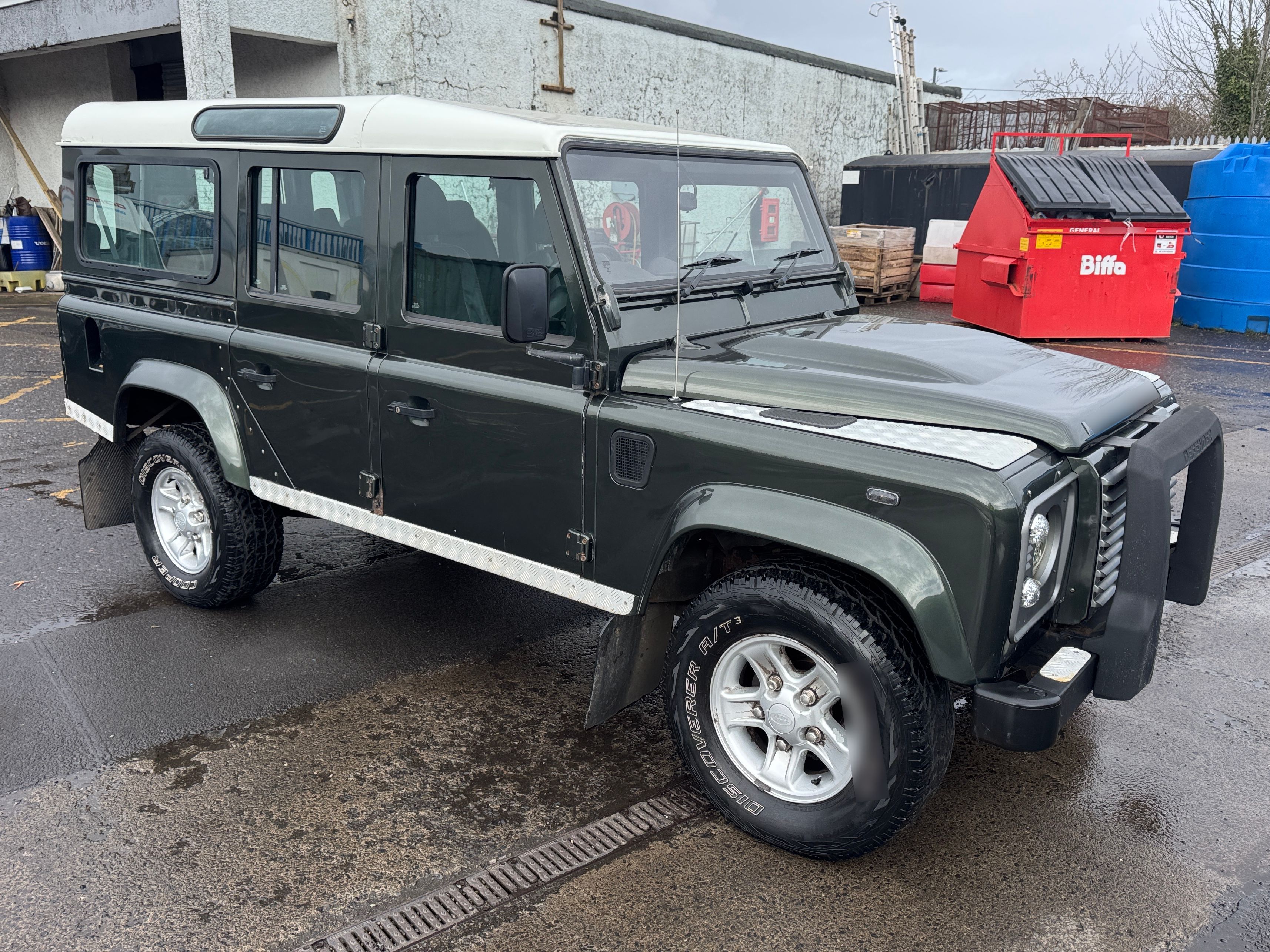Land Rover Defender