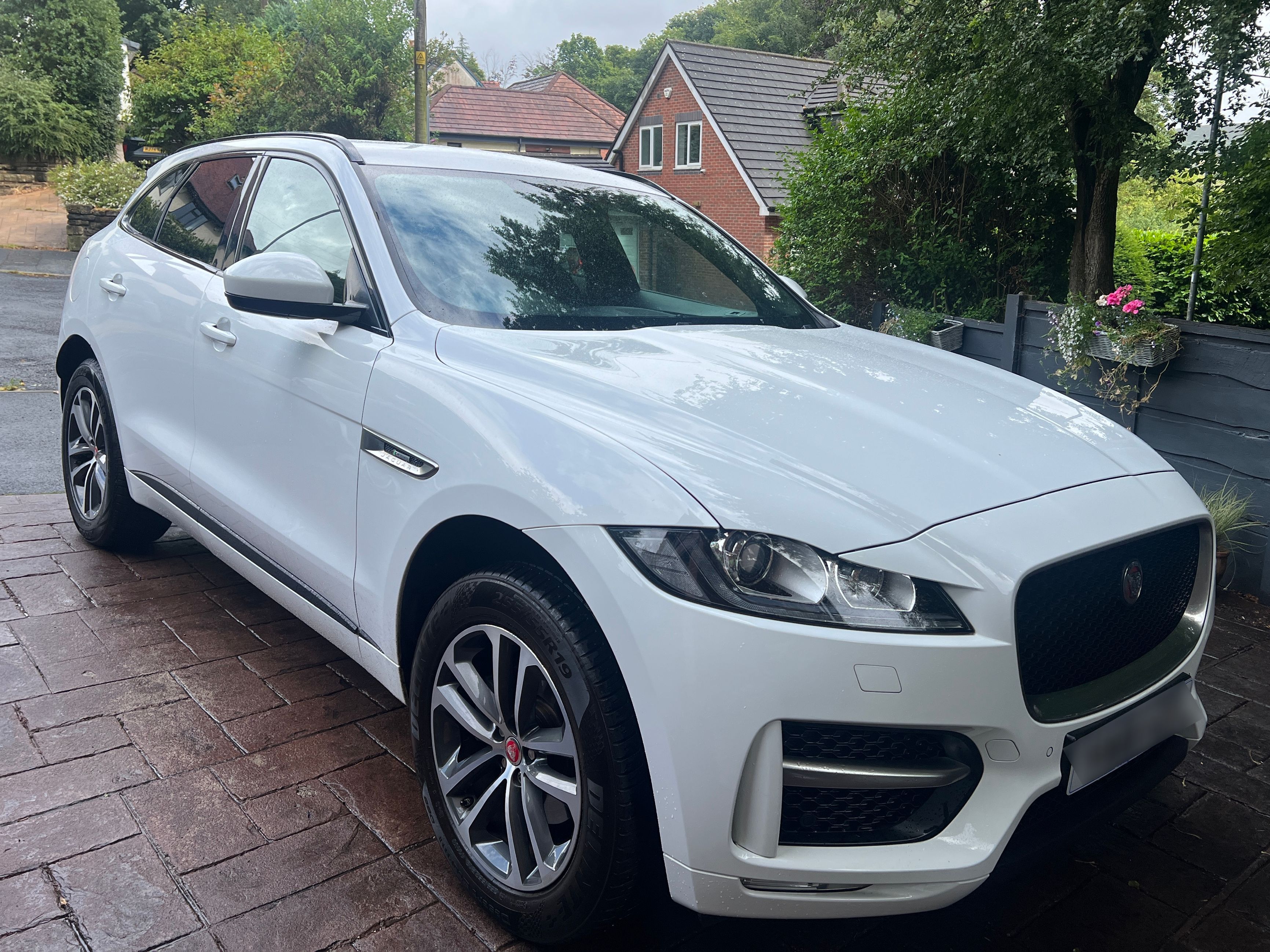 Jaguar F-PACE