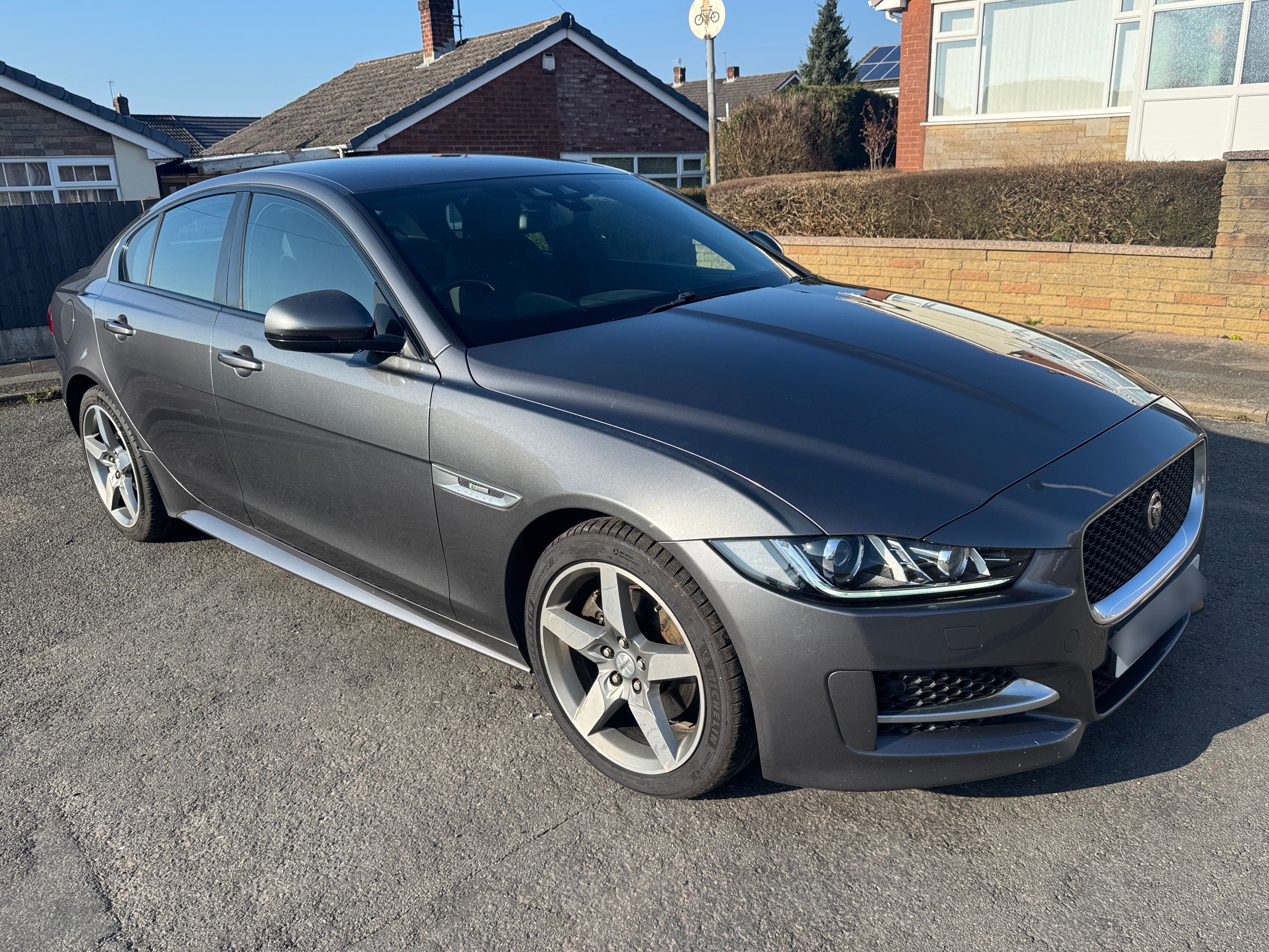 Jaguar XE R-Sport D Auto