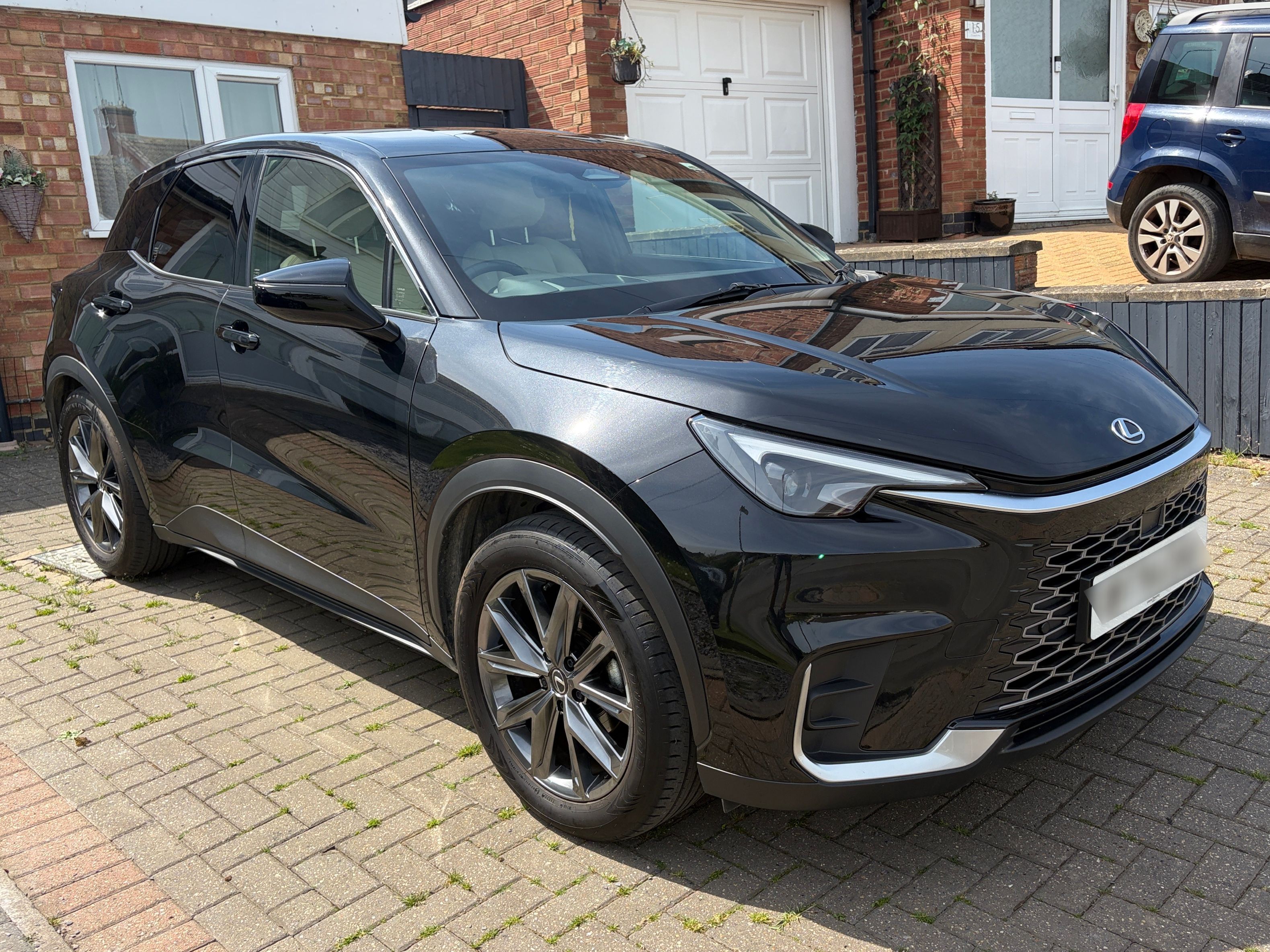 Lexus LBX Premium + CVT