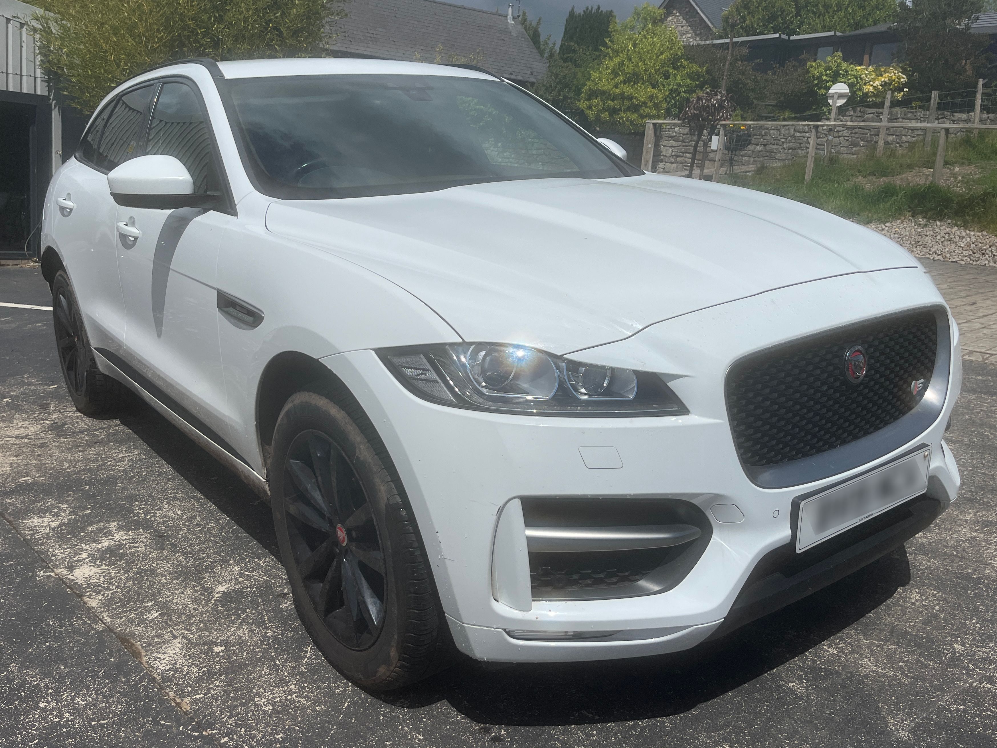 Jaguar F-PACE
