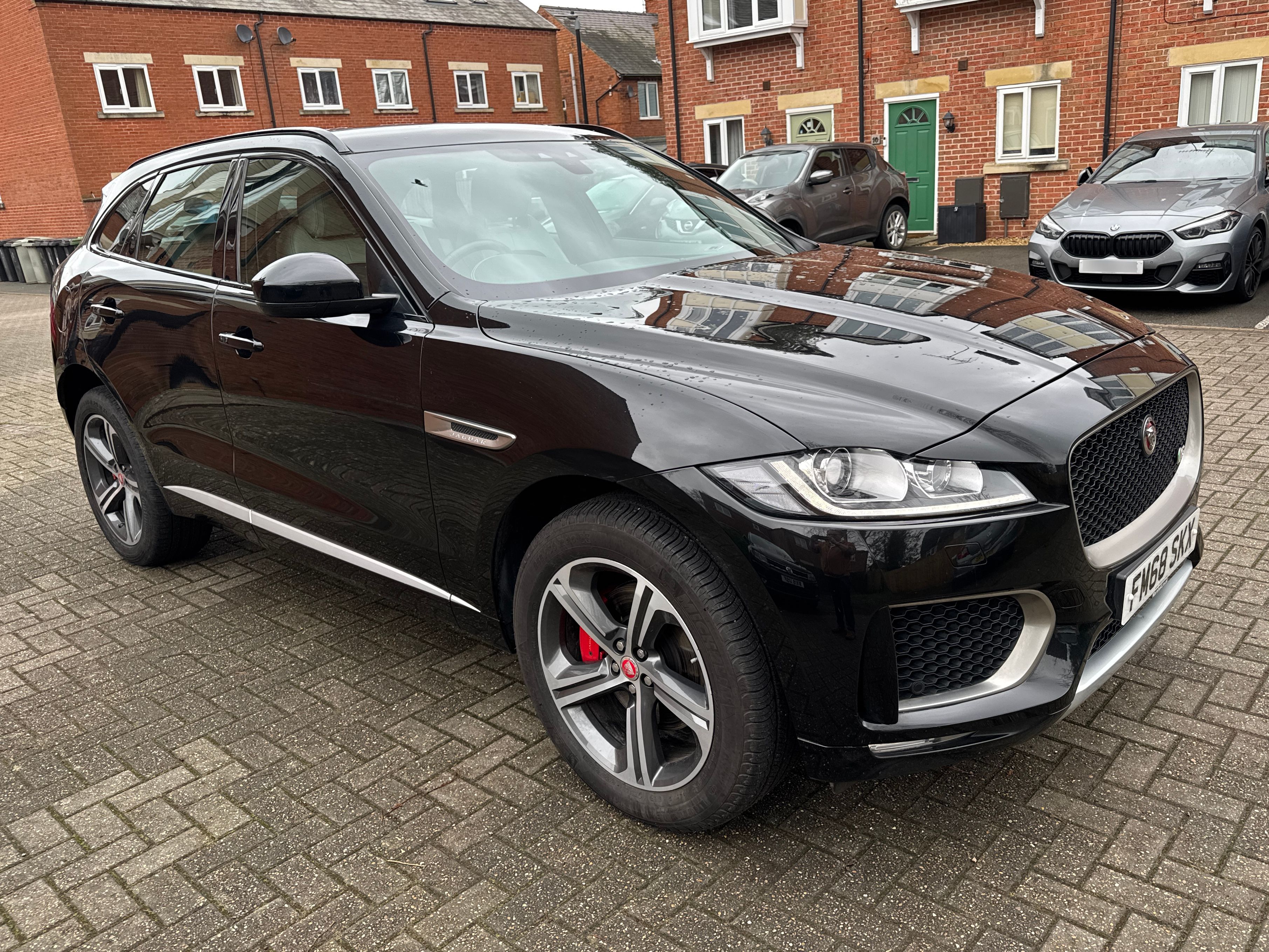 Jaguar F-PACE