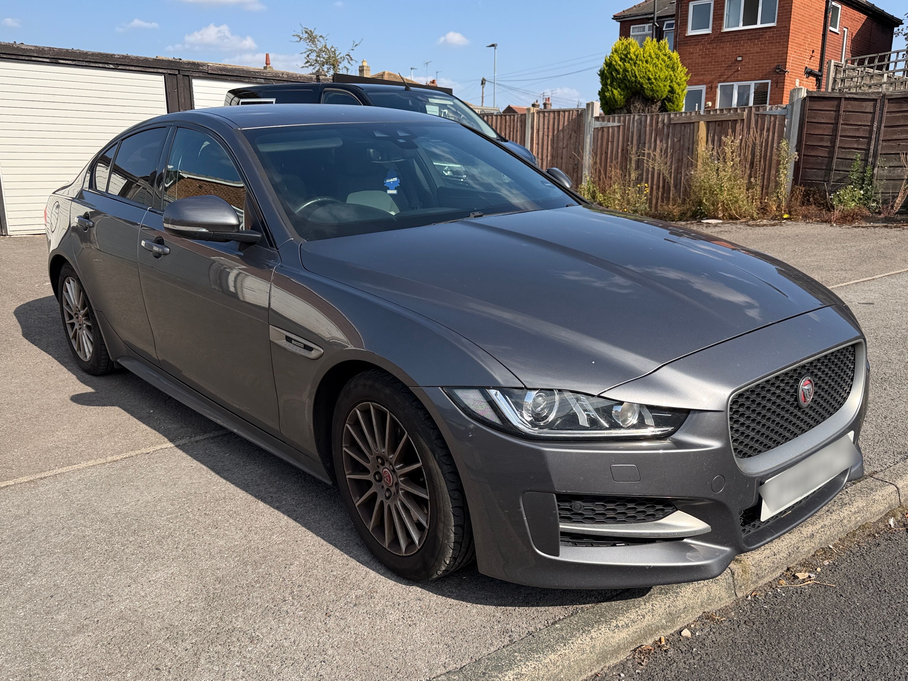Jaguar XE R-Sport D