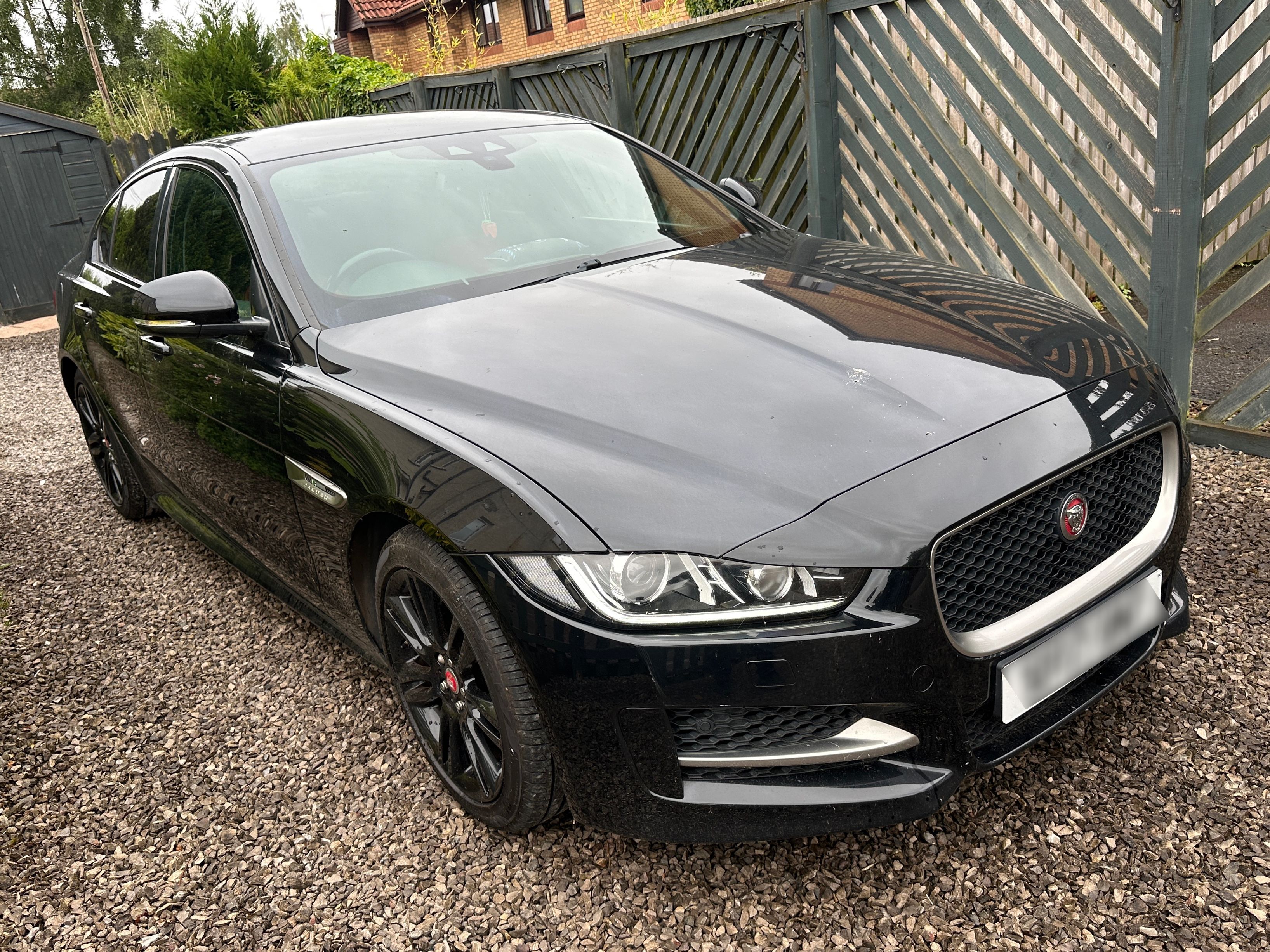 Jaguar XE R-Sport D Auto