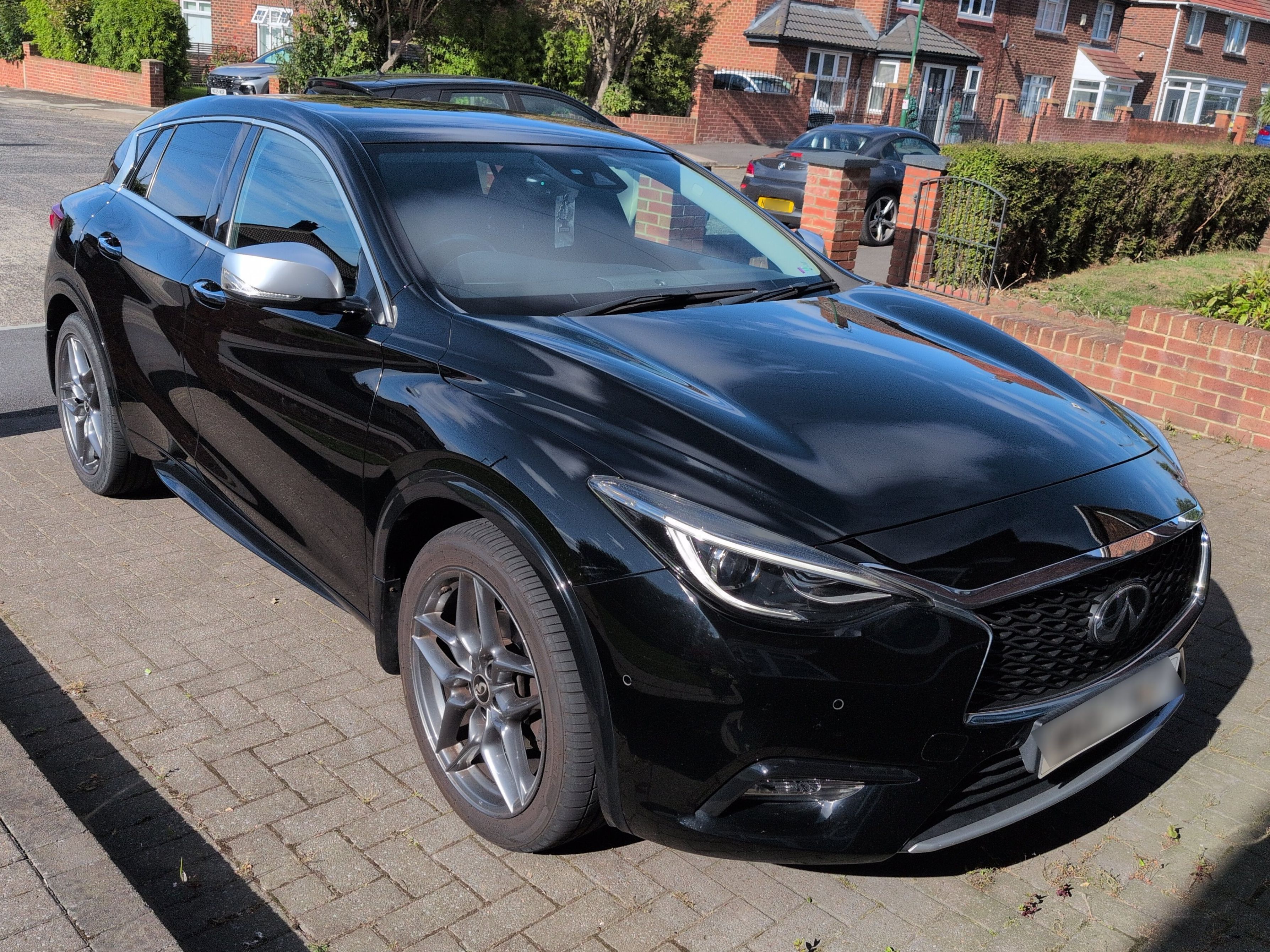 Infiniti Q30