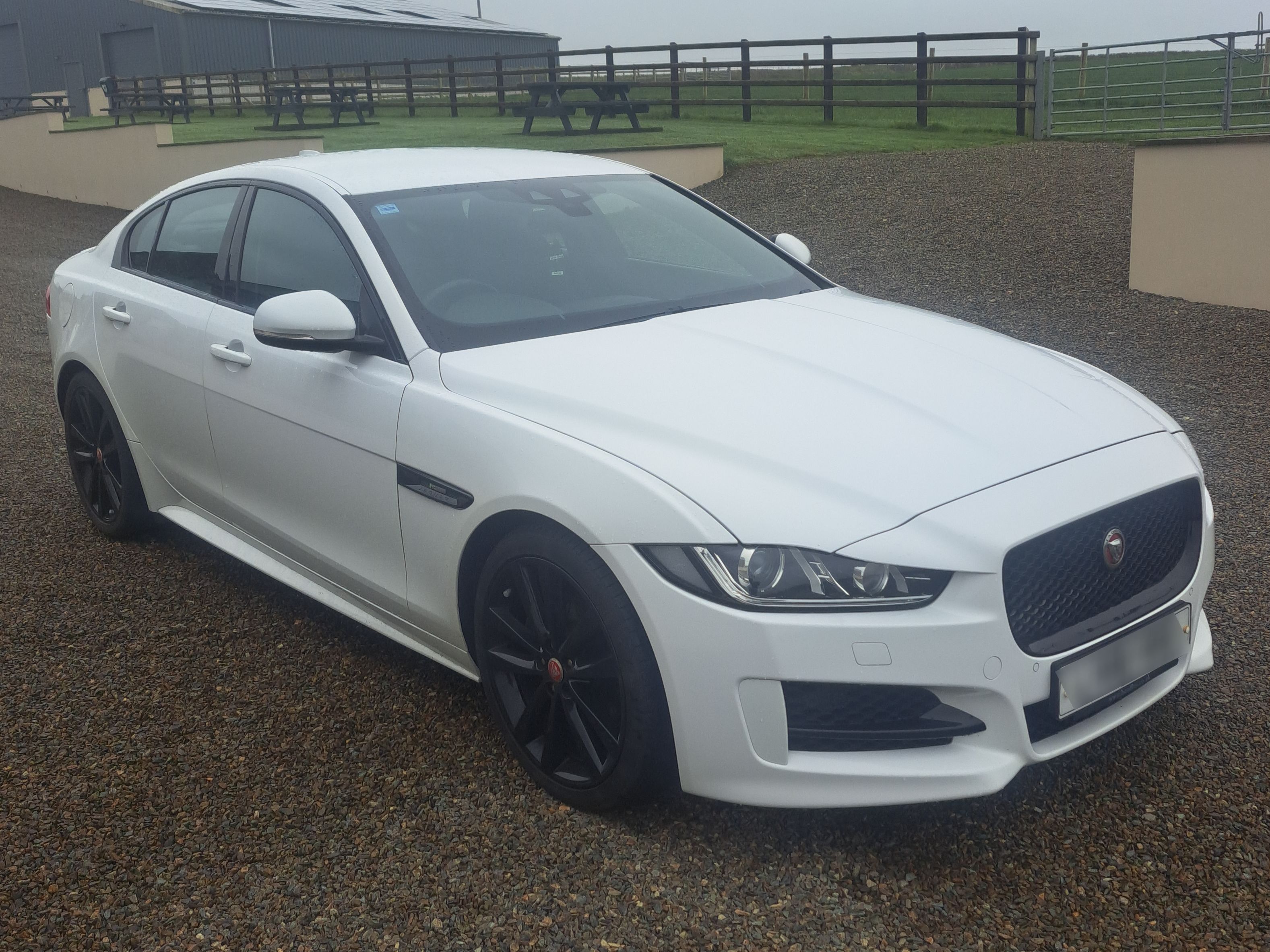 Jaguar XE R-Sport D Auto