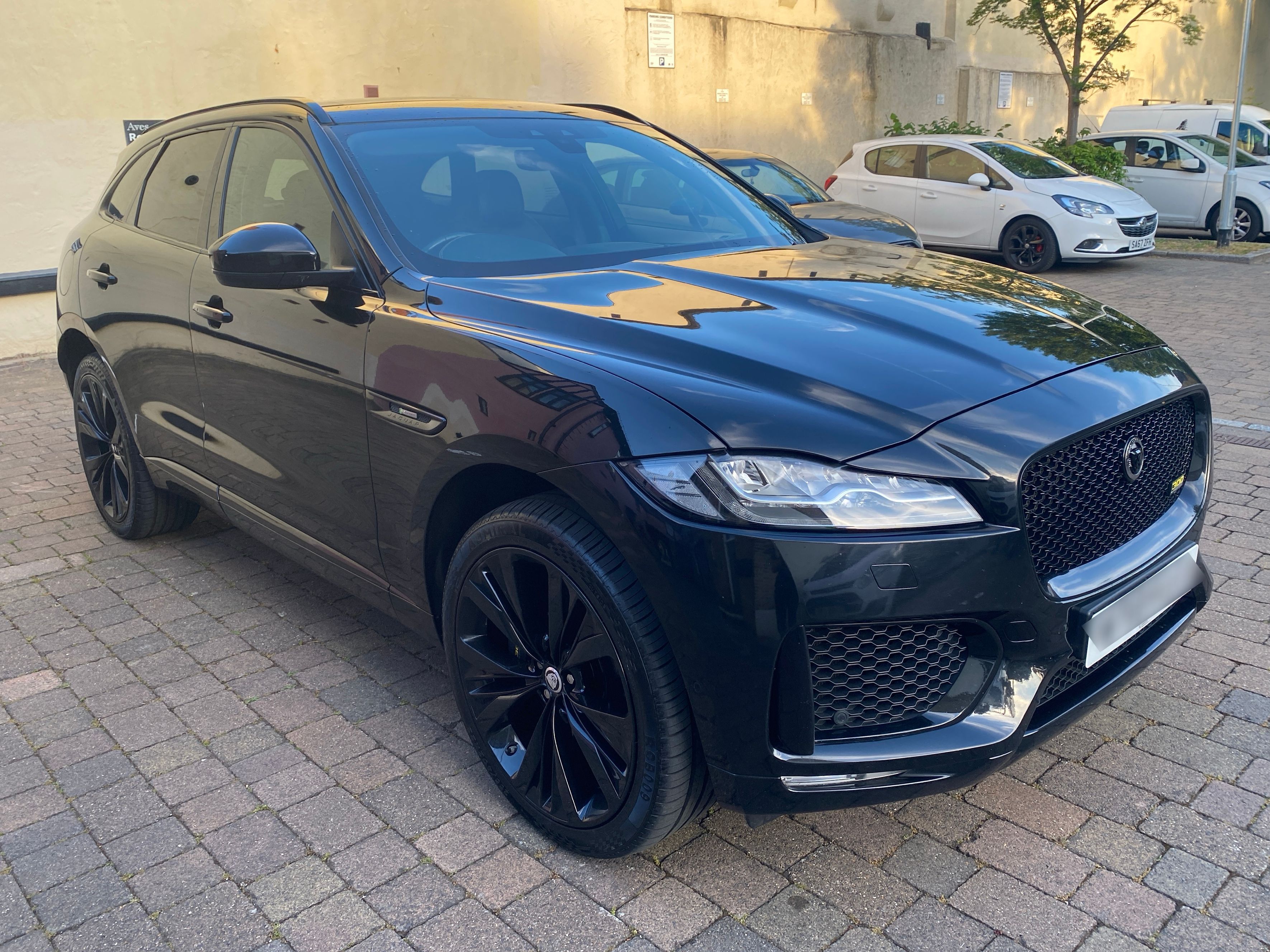 Jaguar F-PACE