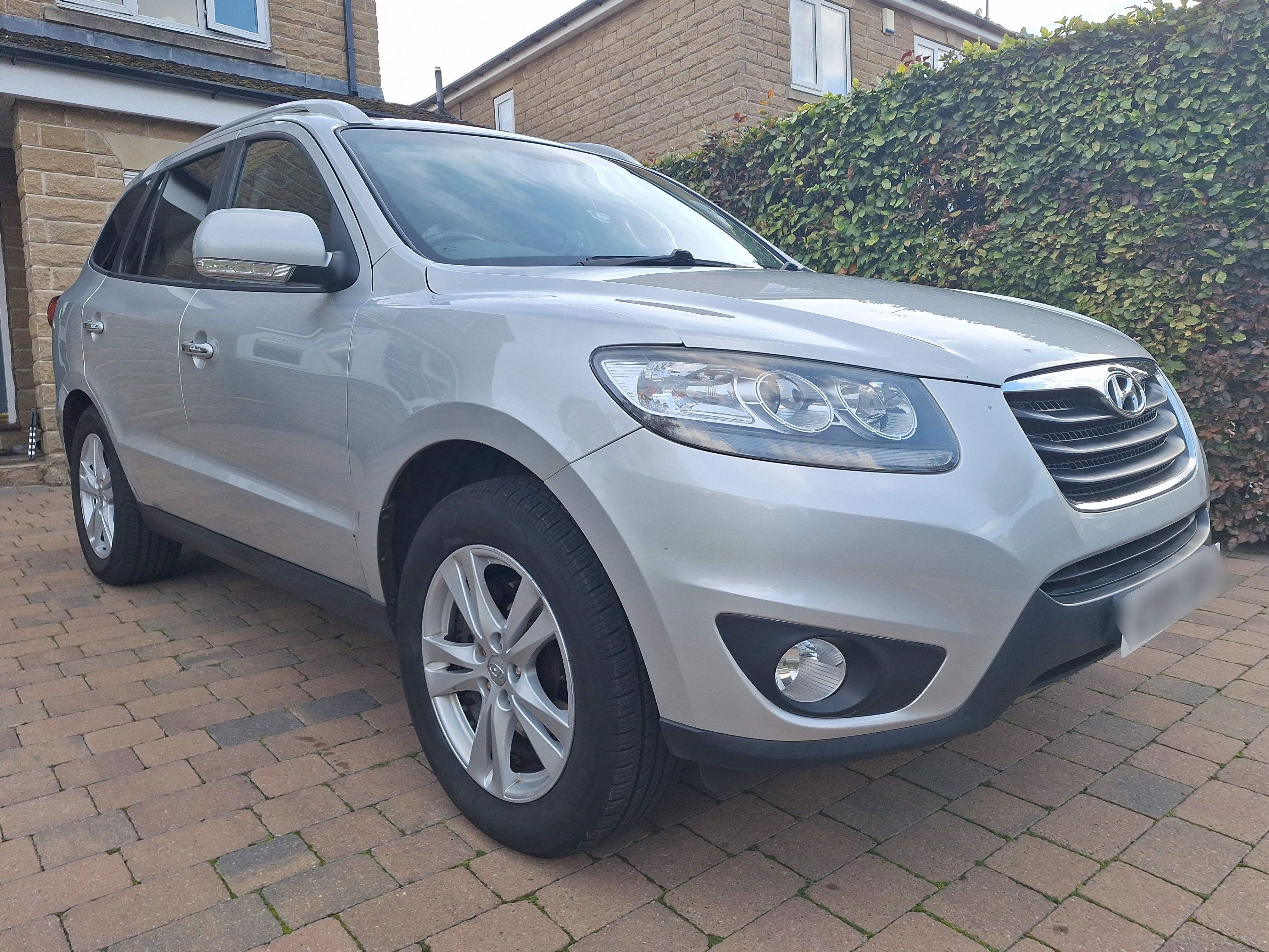 Hyundai Santa