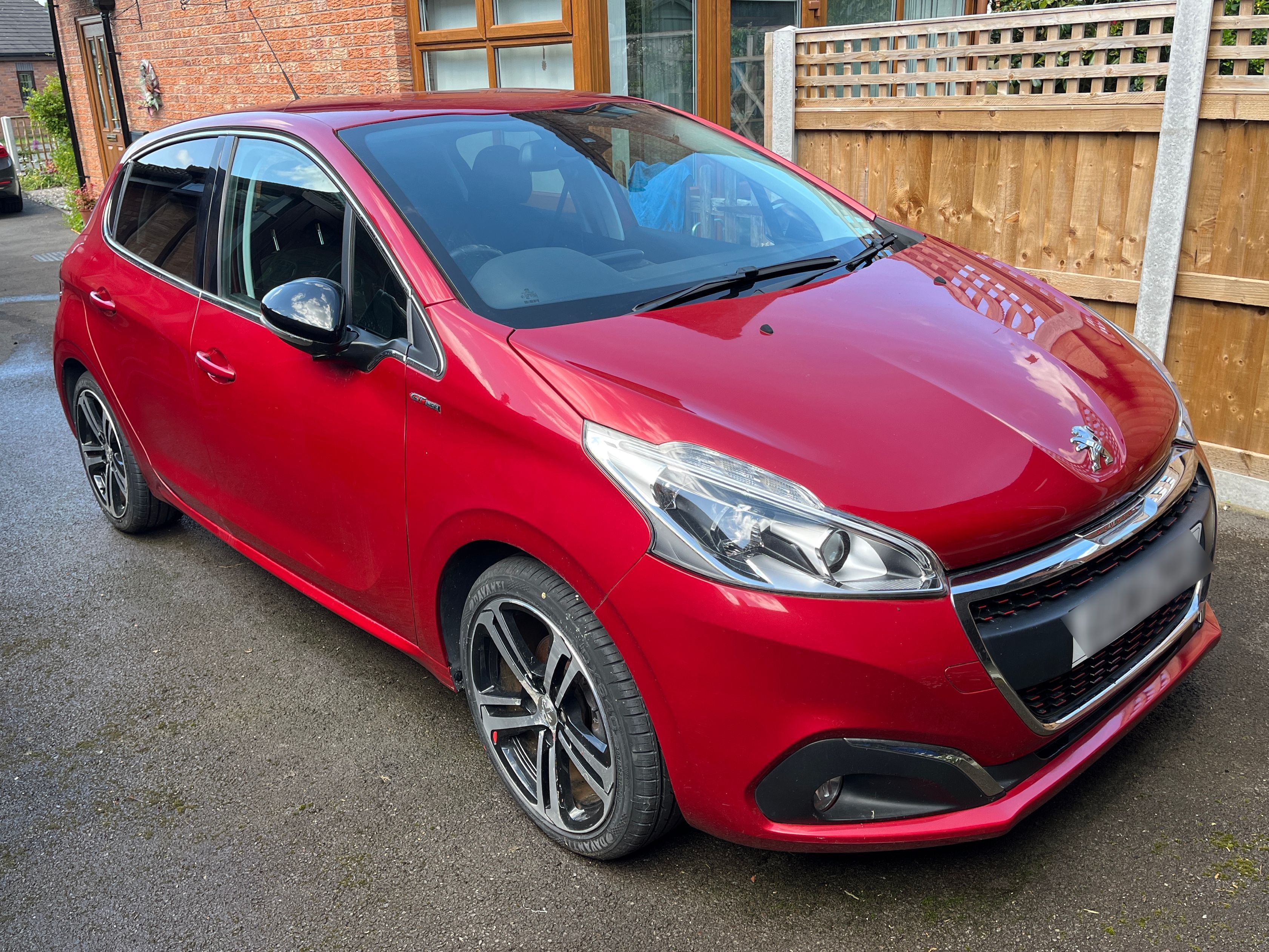 Peugeot 208