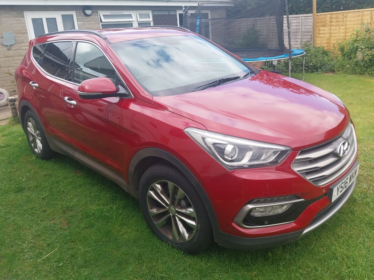 Hyundai Santa