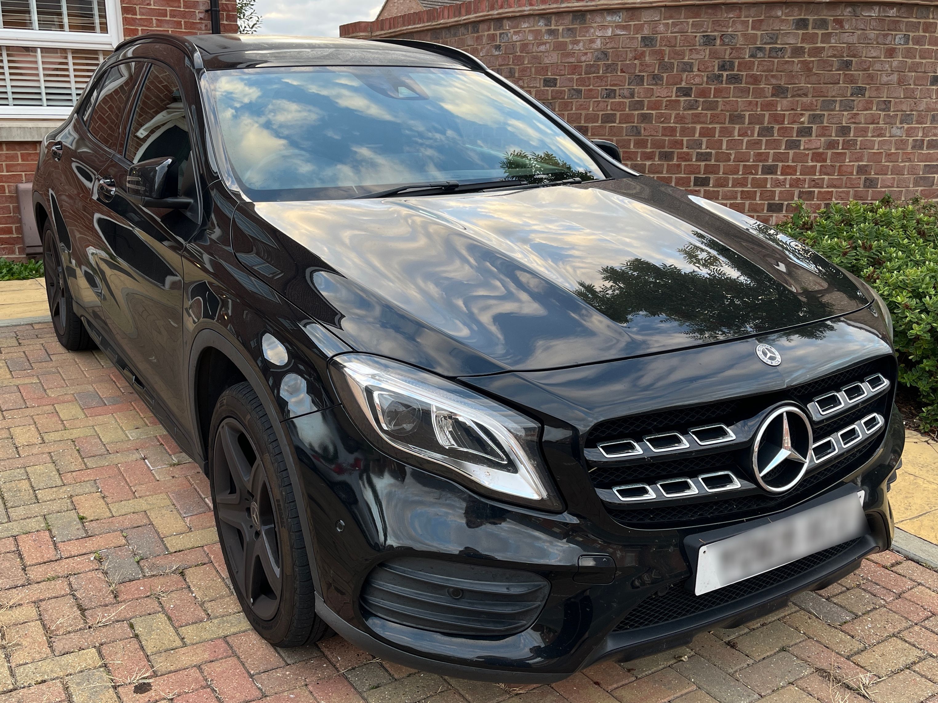 Mercedes GLA 200 AMG Line Edition + A