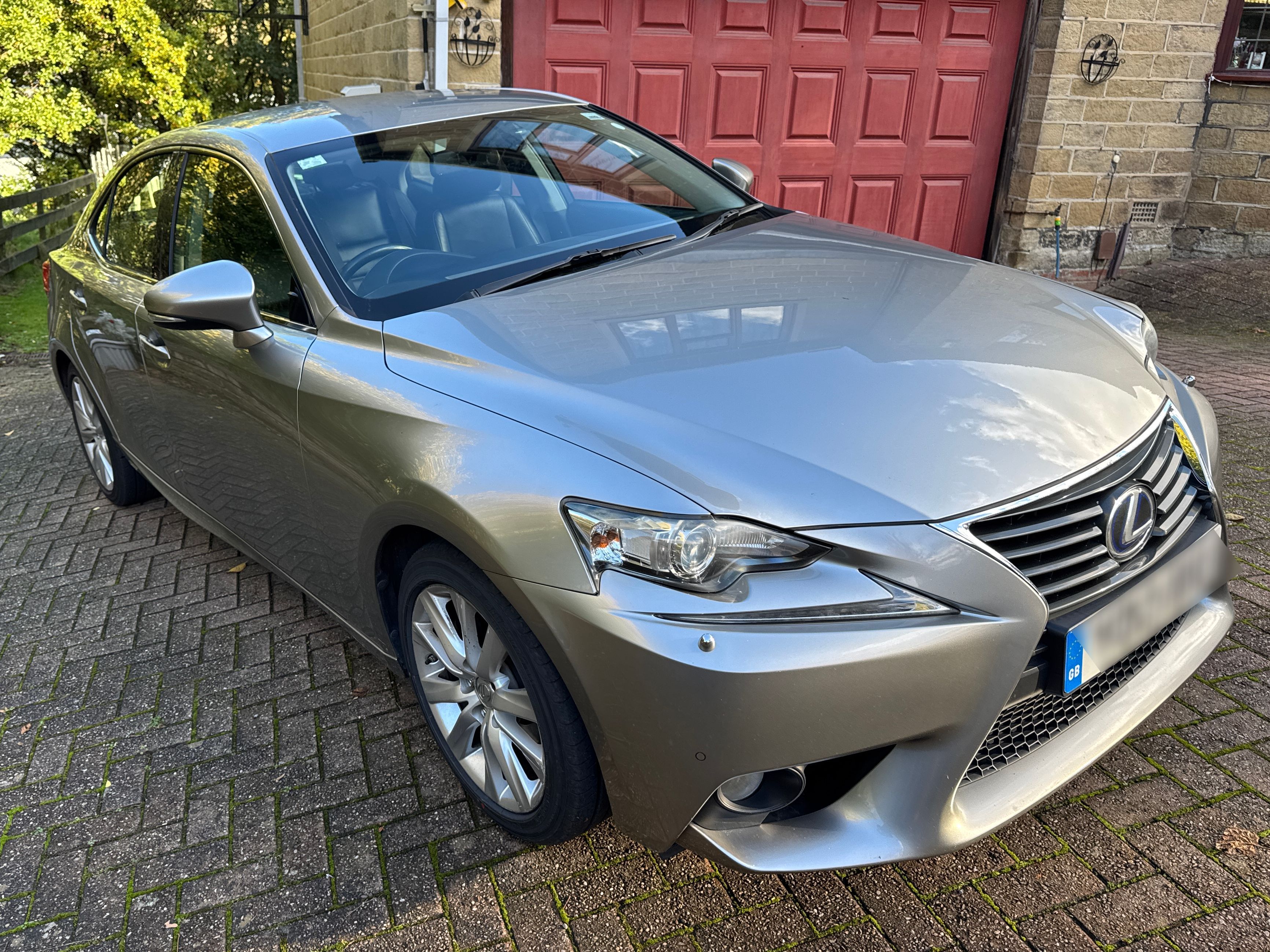 Lexus IS 300H Luxury CVT