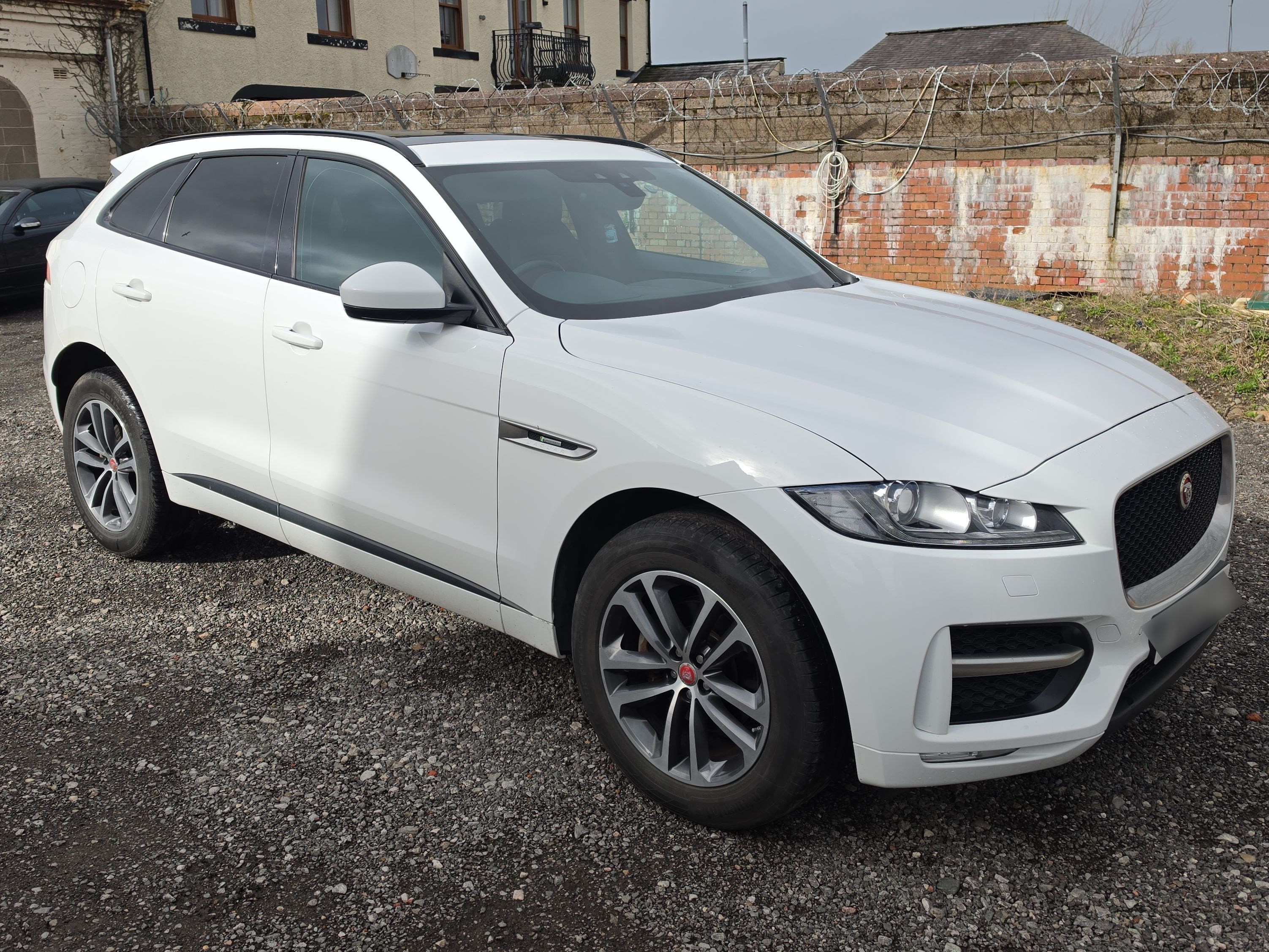 Jaguar F-PACE