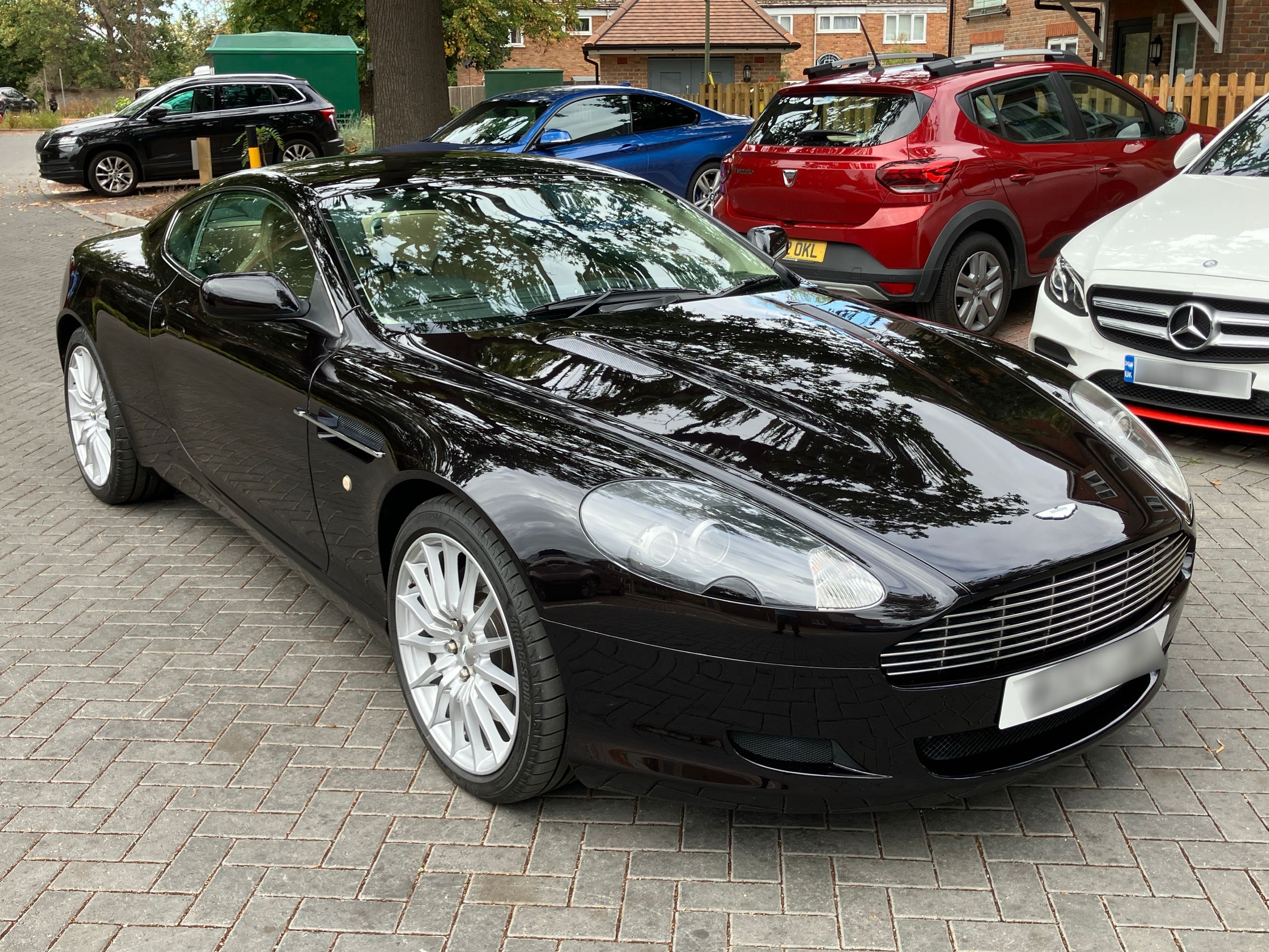 Aston Martin DB9